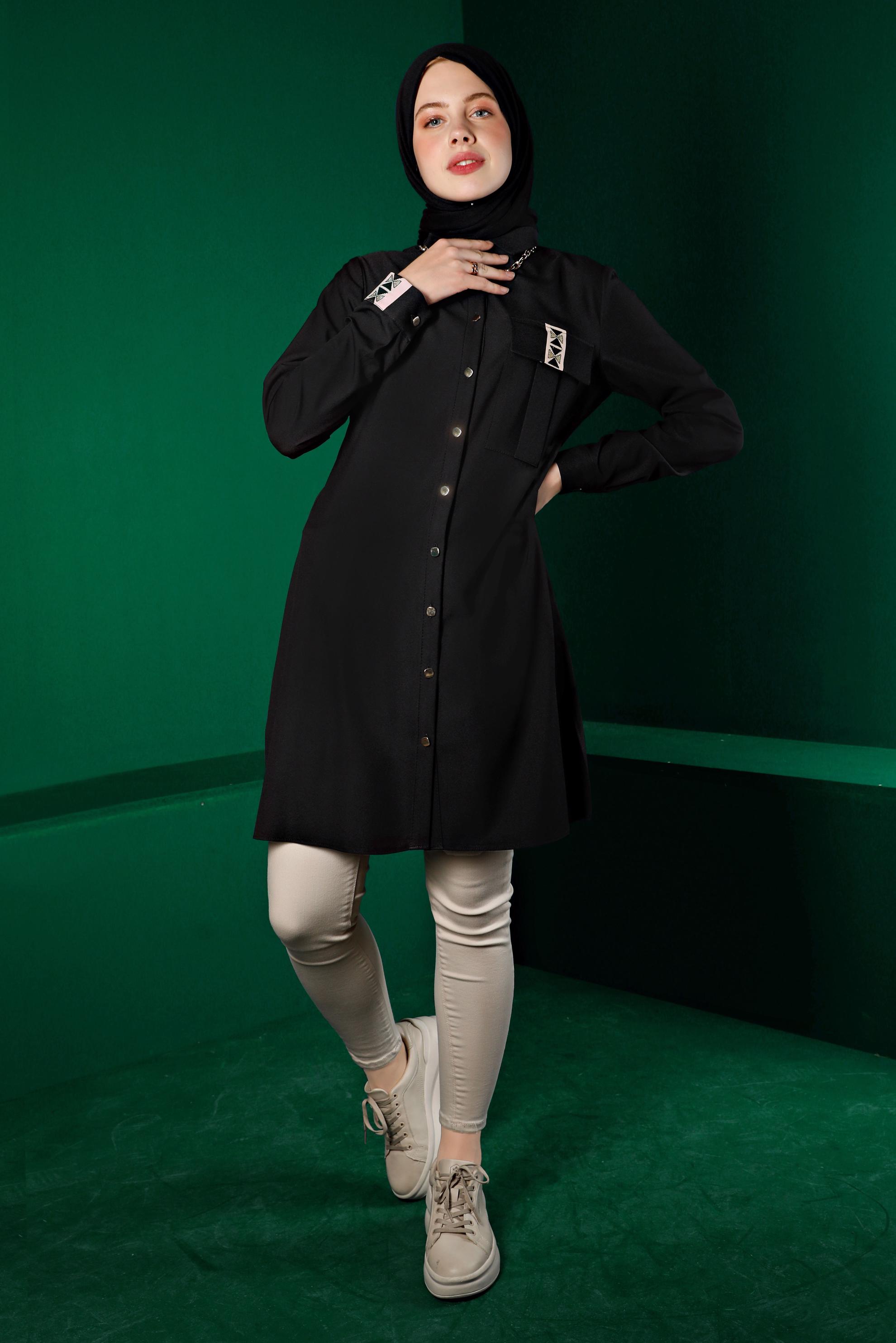 Tesettür giyim SİYAH NAKIŞ DETAYLI DÜĞMELİ TUNİK 43286 