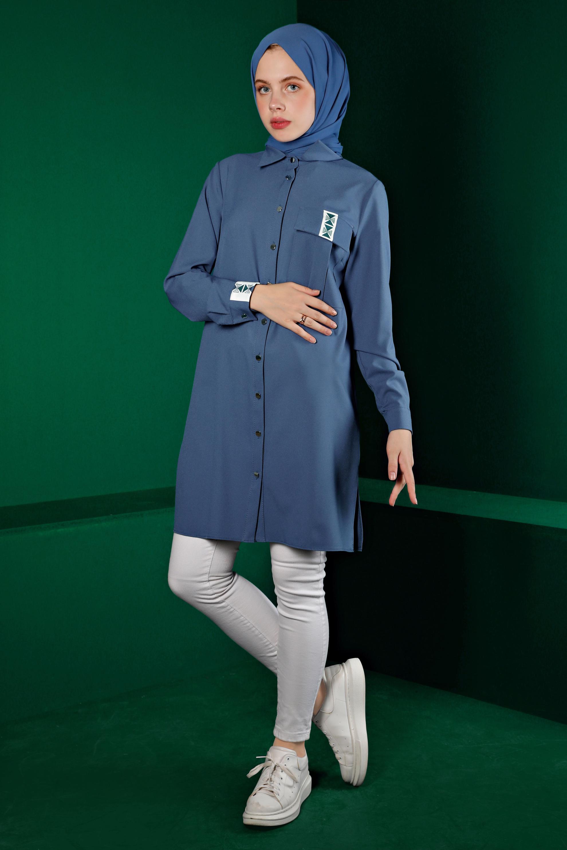 Tesettür giyim MAVİ NAKIŞ DETAYLI DÜĞMELİ TUNİK 43286 