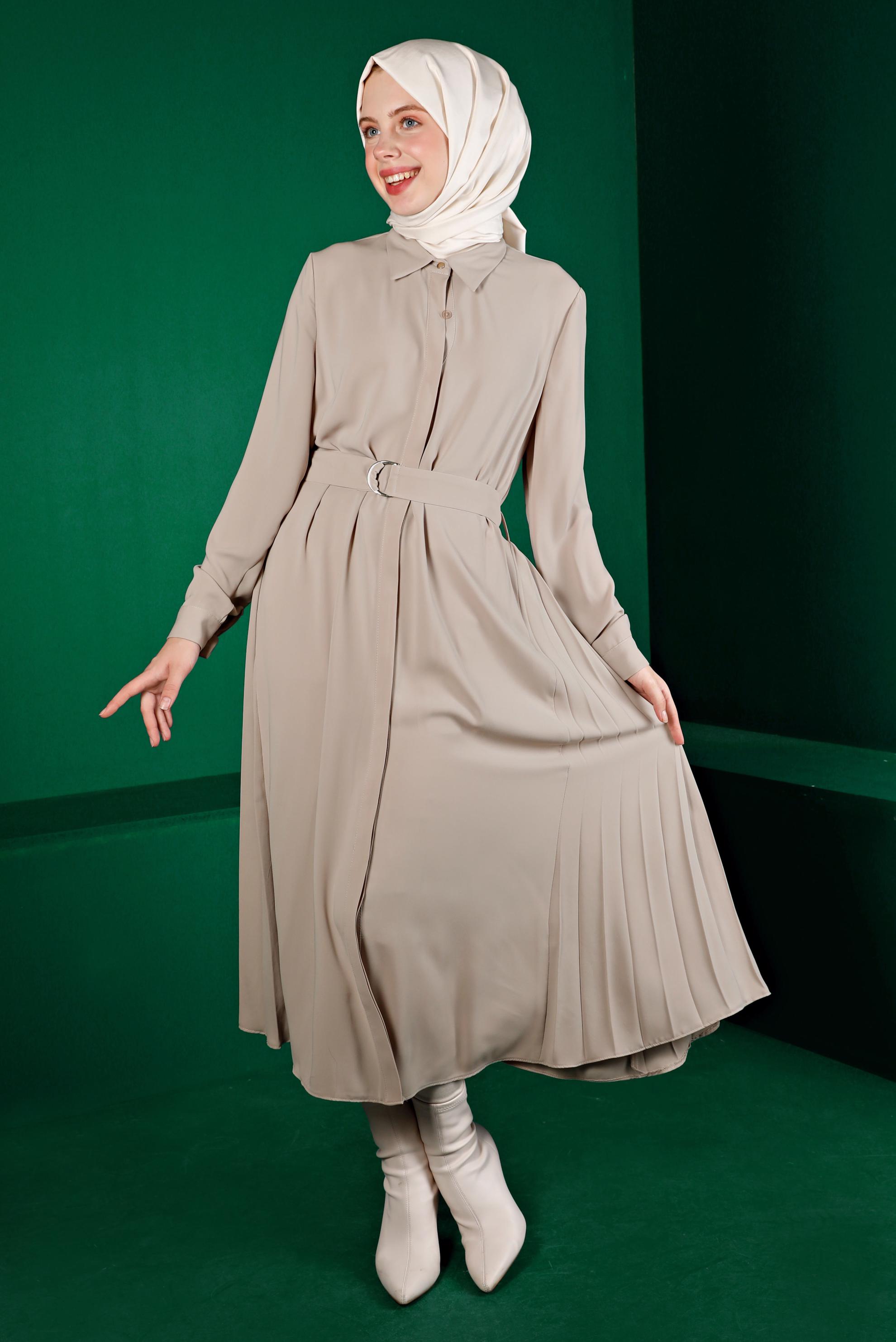 Tesettür giyim BEJ PİLİSE DETAYLI KEMERLİ TUNİK 43287