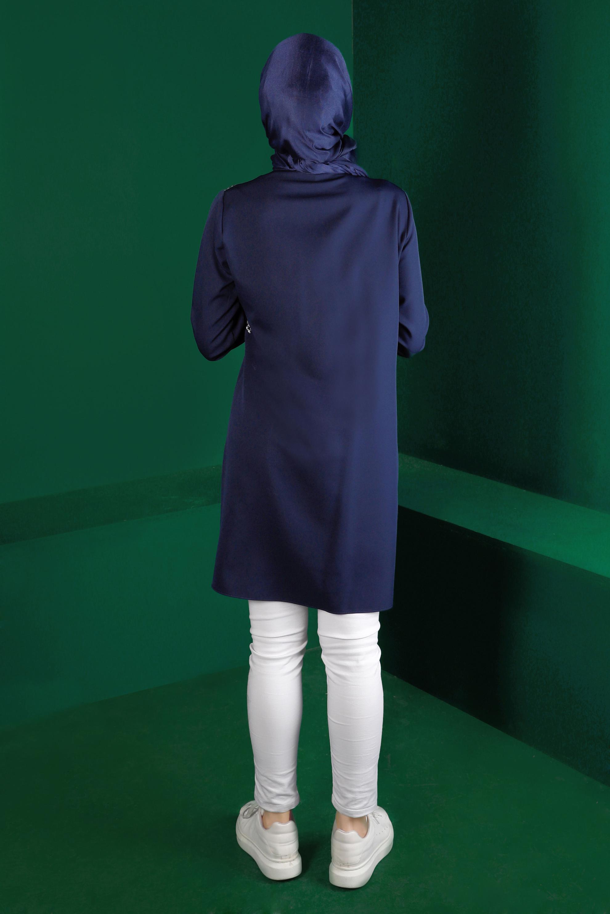 Tesettür giyim LACİVERT KAZAYAĞI DESEN DETAYLI DÜĞMELİ TUNİK 43288 