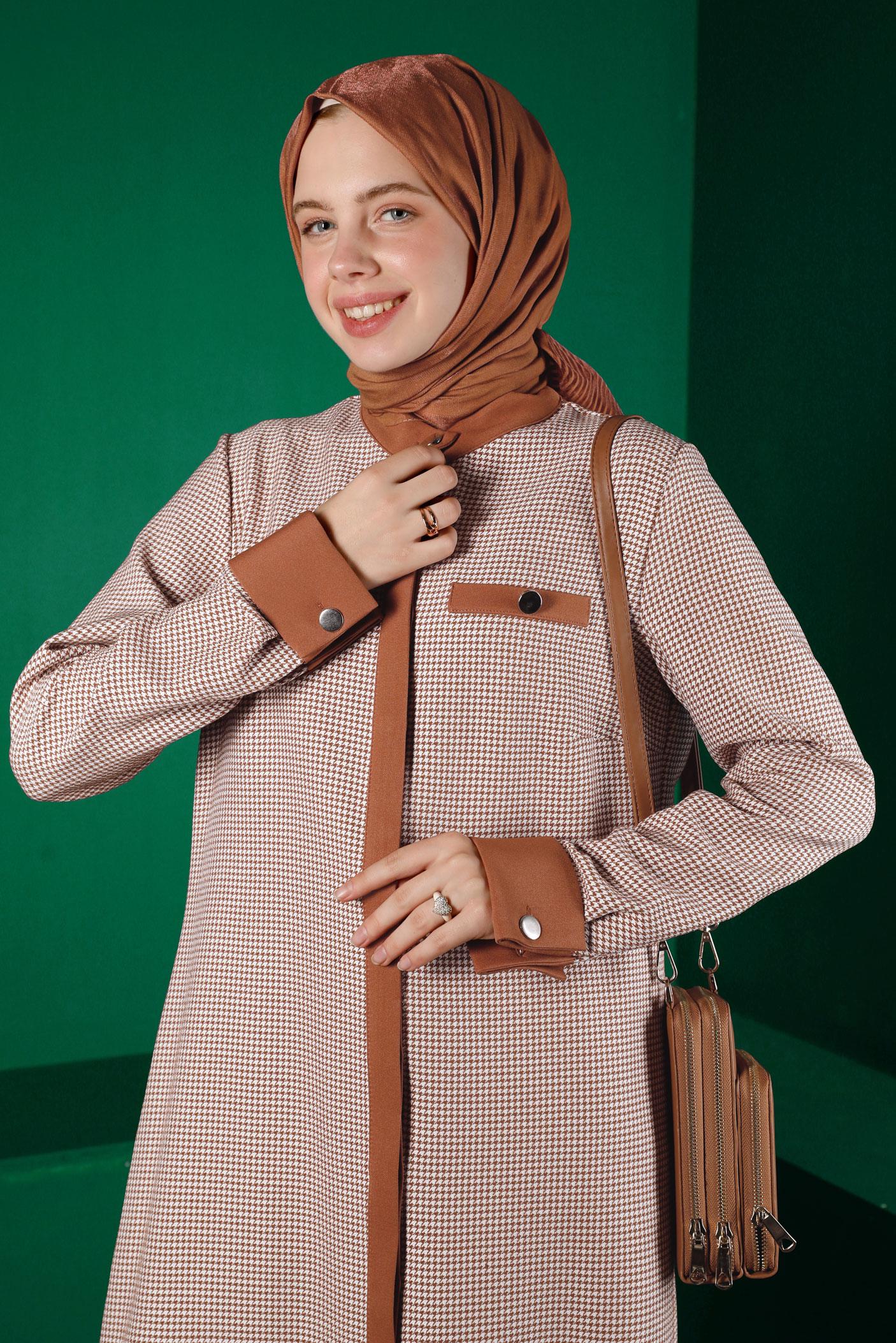 Tesettür giyim TABA GİZLİ DÜĞMELİ KAZAYAĞI DESENLİ TUNİK 43291 