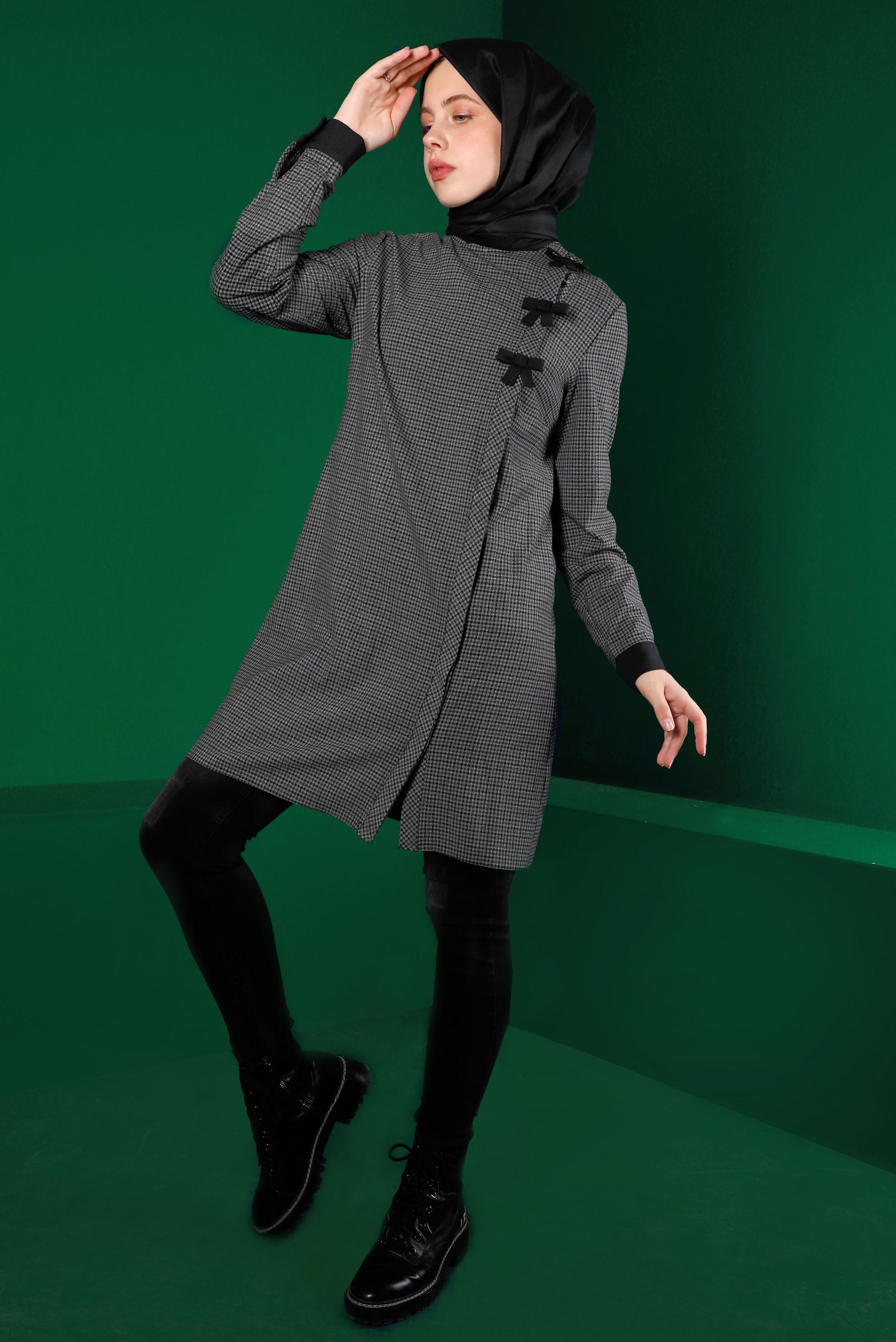 Tesettür giyim SİYAH EKOSE DESEN FİYONK DETAYLI TUNİK 43298 