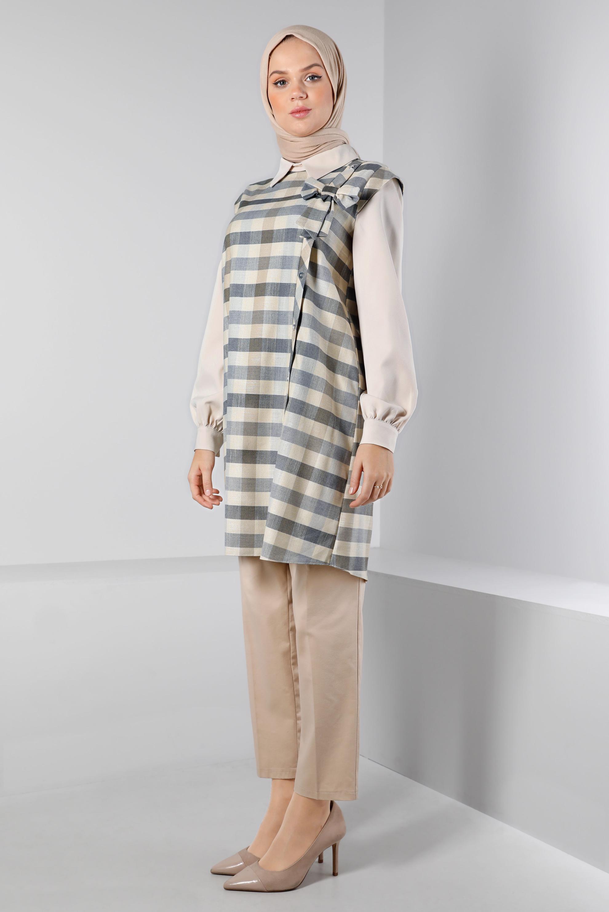 Tesettür giyim LACİVERT FİYONK DETAYLI DÜĞMELİ TUNİK 43311