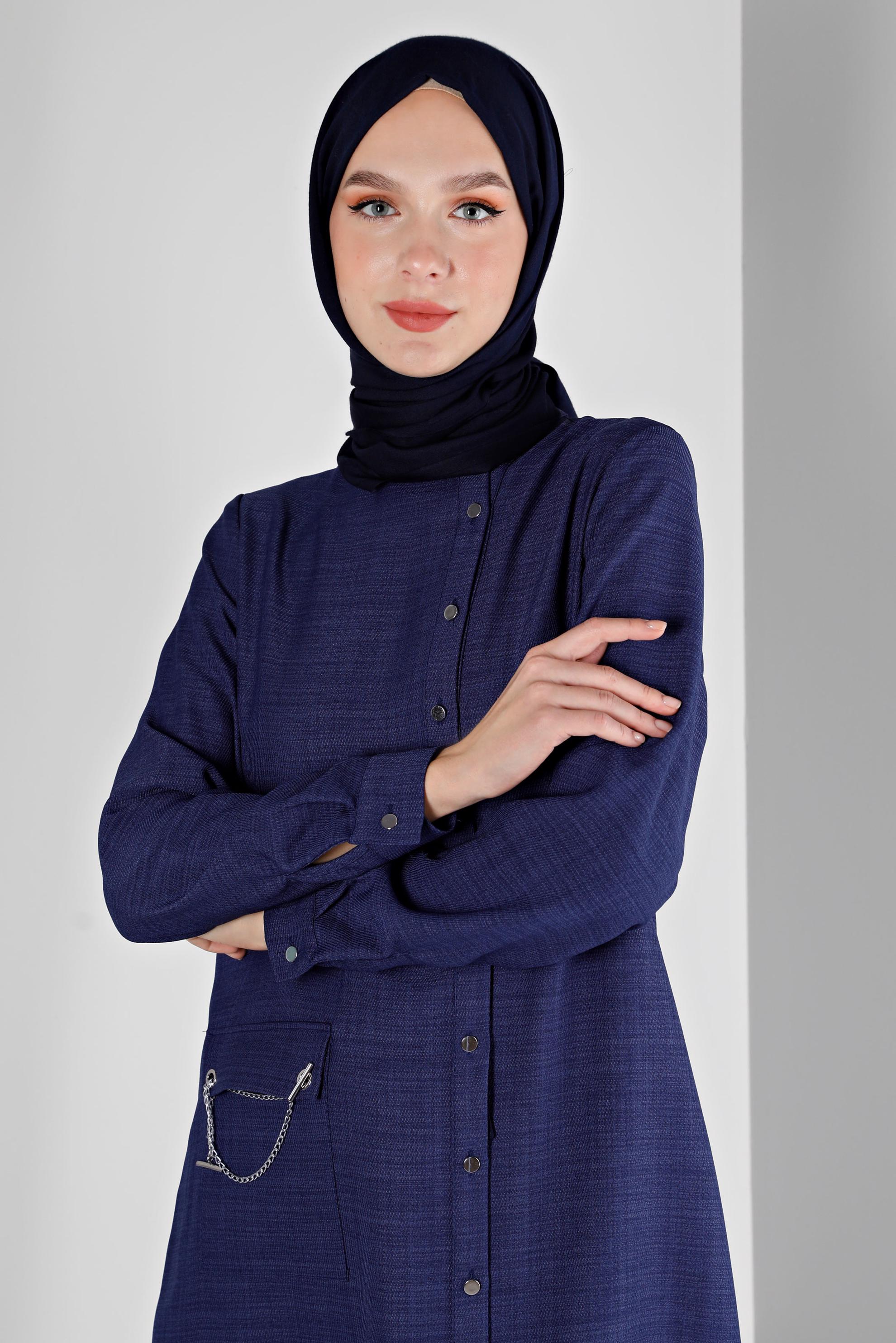Tesettür giyim LACİVERT ZİNCİR DETAYLI DÜĞMELİ TUNİK 43314