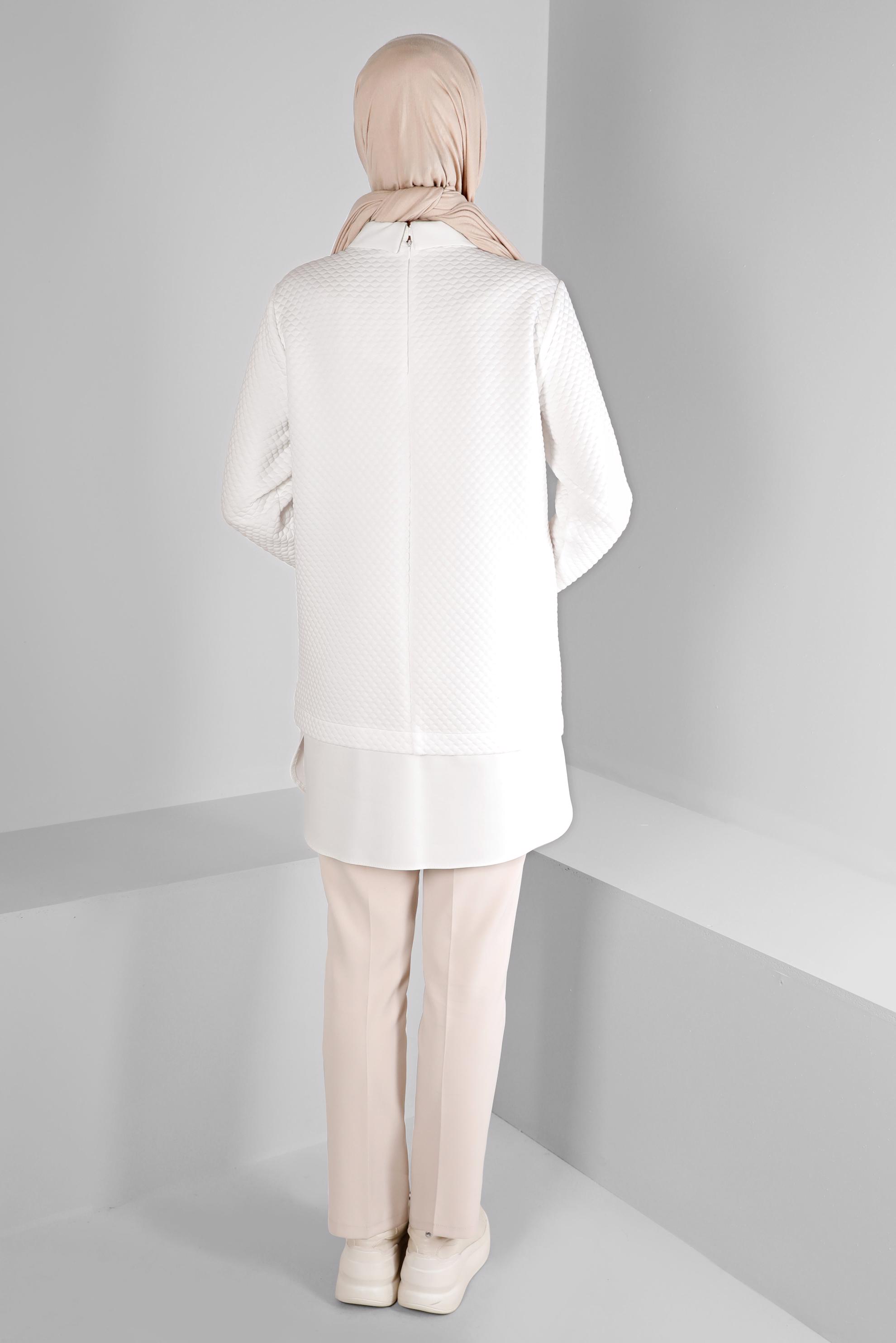 Tesettür giyim BEYAZ KAPİTONE DESENLİ CEPLİ TUNİK 43356