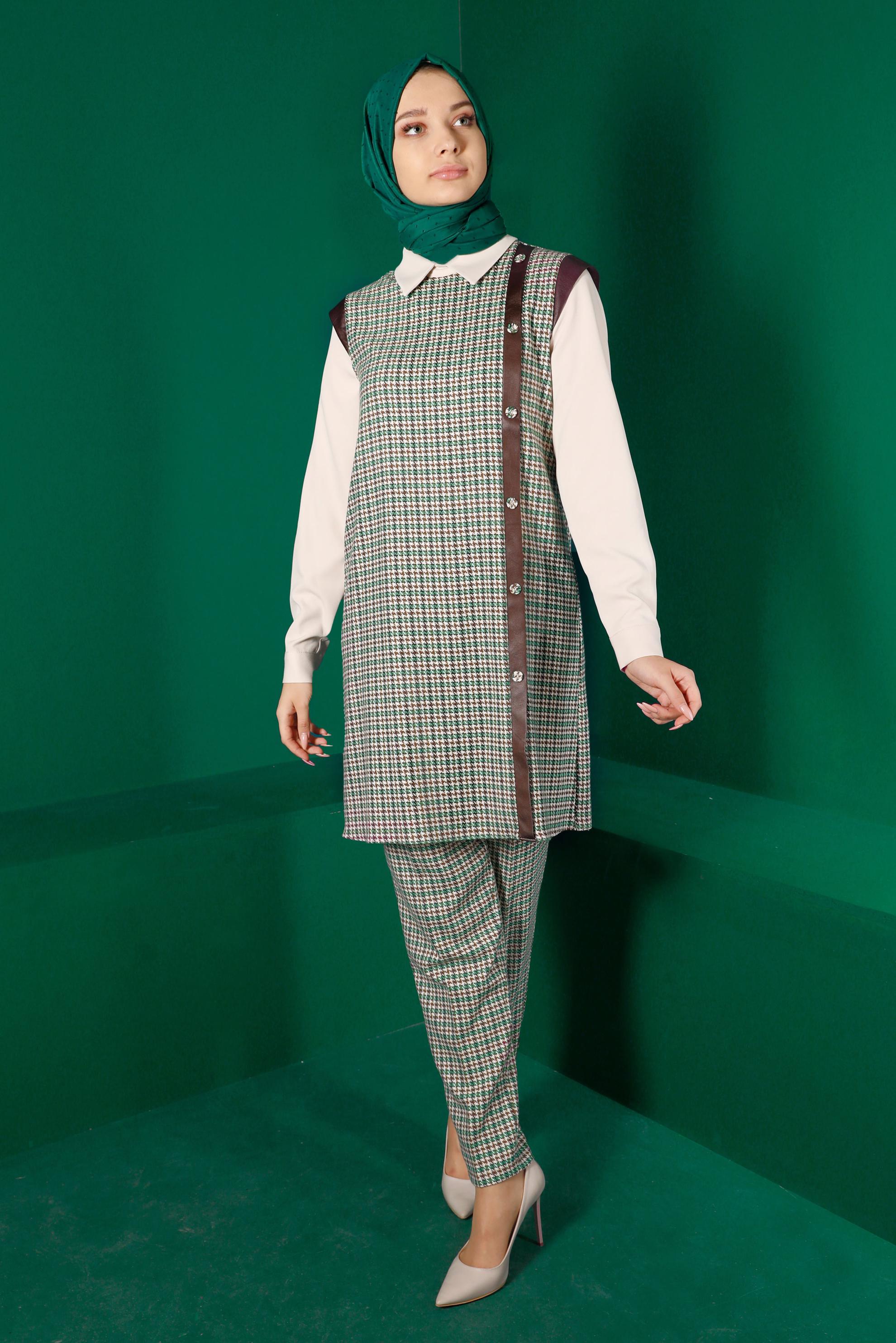 Tesettür giyim YEŞİL KAZAYAĞI DESENLİ DÜĞMELİ TUNİK 43361