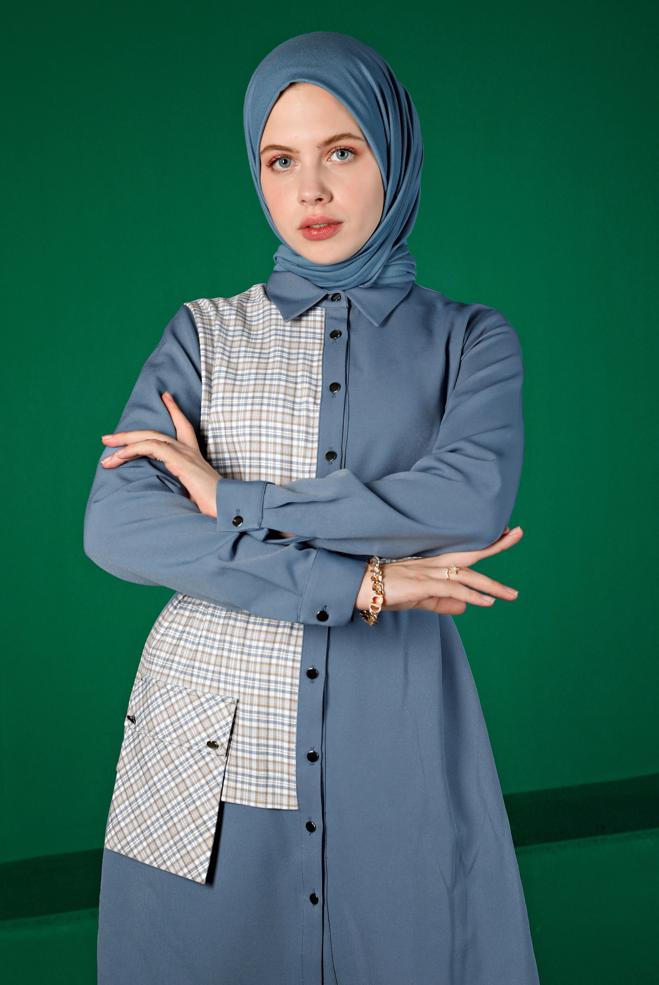 Tesettür giyim MAVİ EKOSE DESEN DETAYLI CEPLİ TUNİK 43377 - ALVİNA