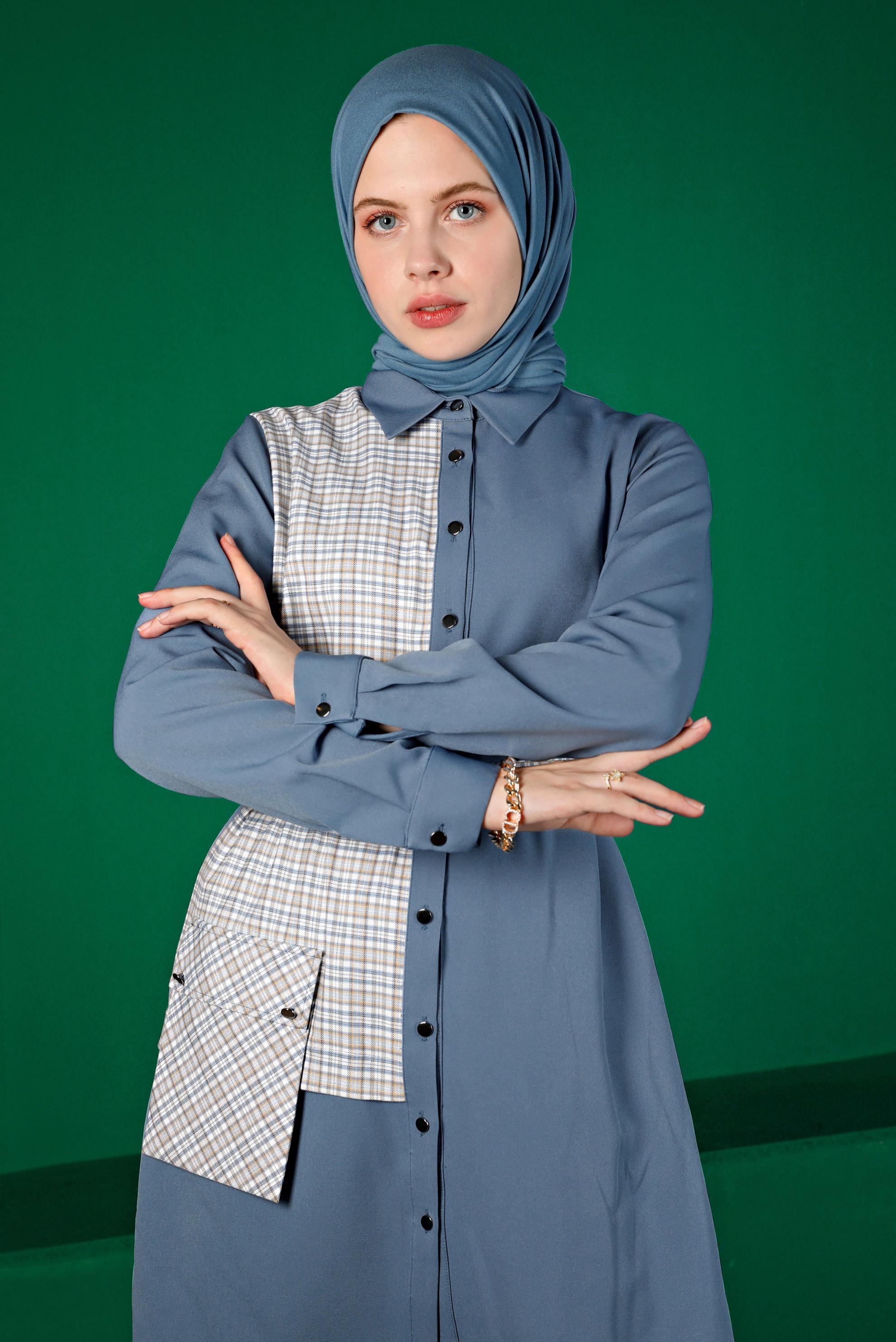 Tesettür giyim MAVİ EKOSE DESEN DETAYLI CEPLİ TUNİK 43377