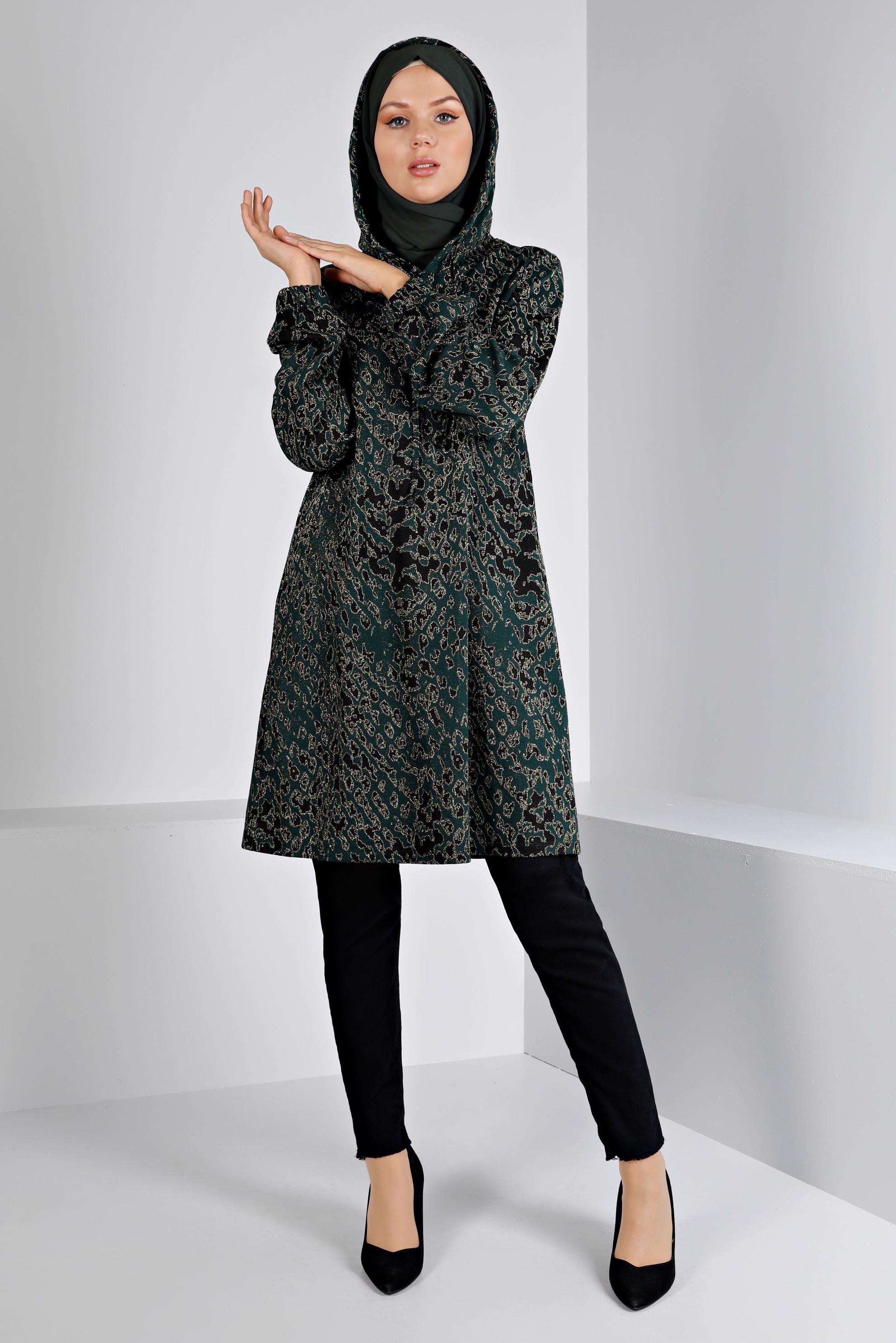 Tesettür giyim YEŞİL KAPÜŞONLU DESENLİ TRİKO TUNİK 43391