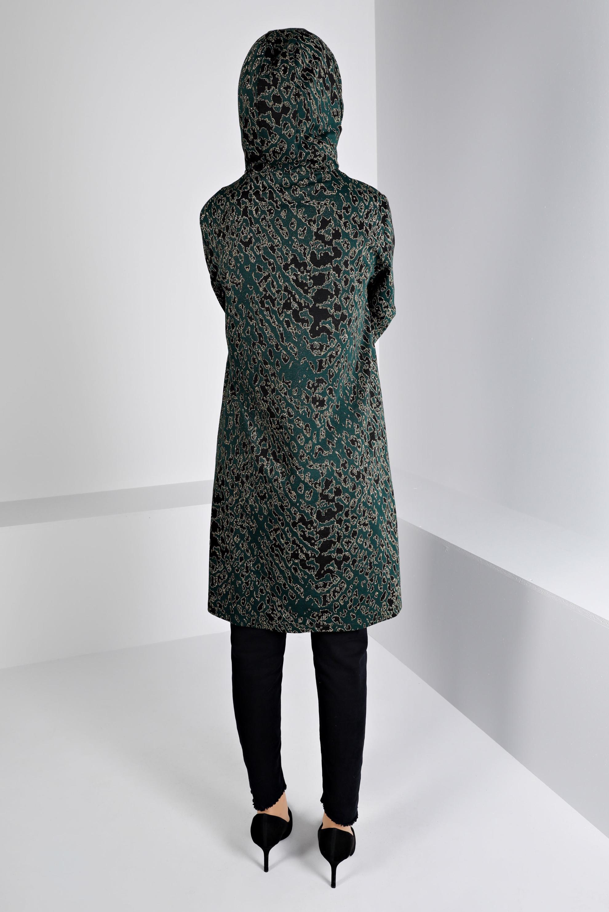 Tesettür giyim YEŞİL KAPÜŞONLU DESENLİ TRİKO TUNİK 43391