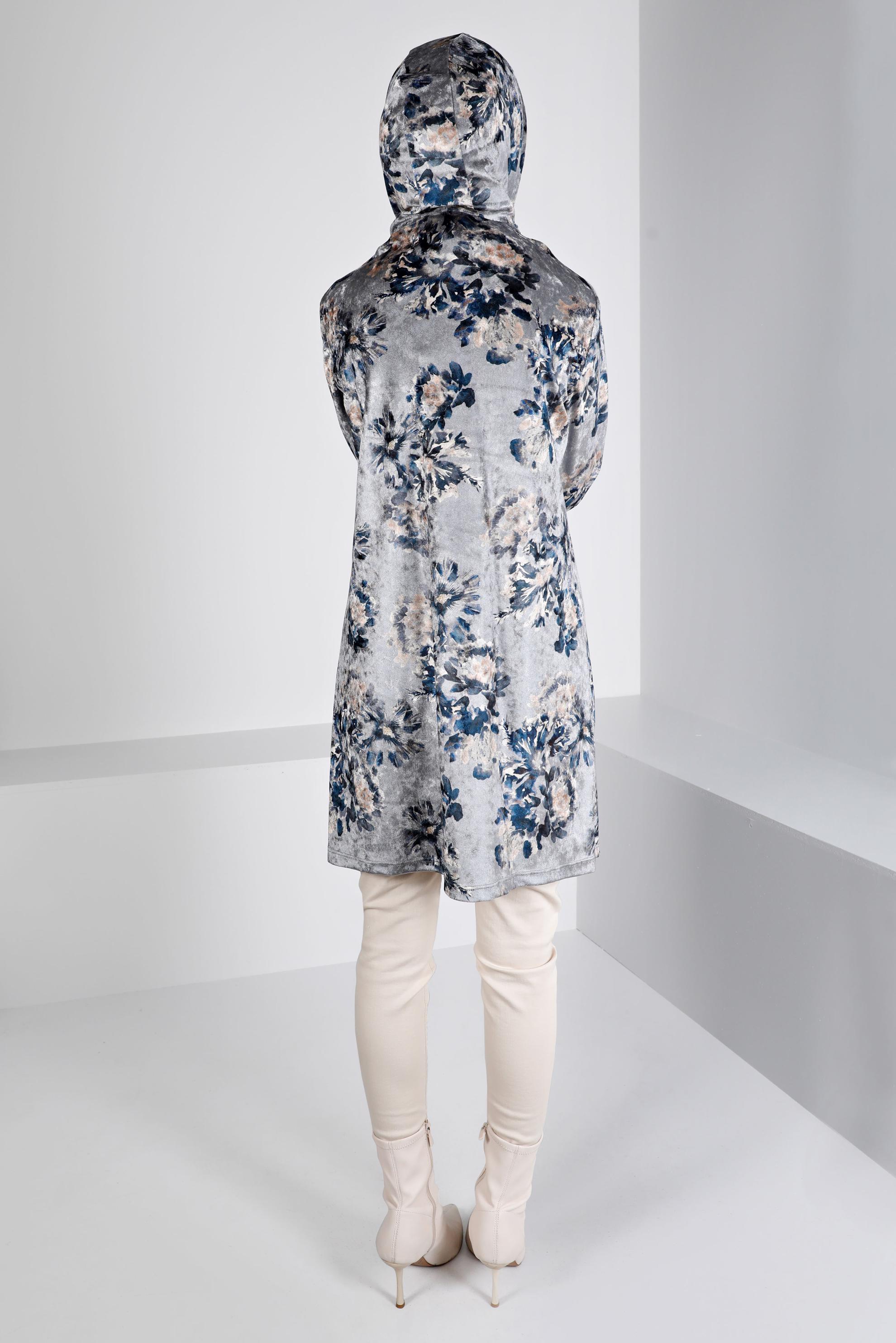 Tesettür giyim GRİ KAPÜŞONLU ÇİÇEKLİ KADİFE TUNİK 43392-1 