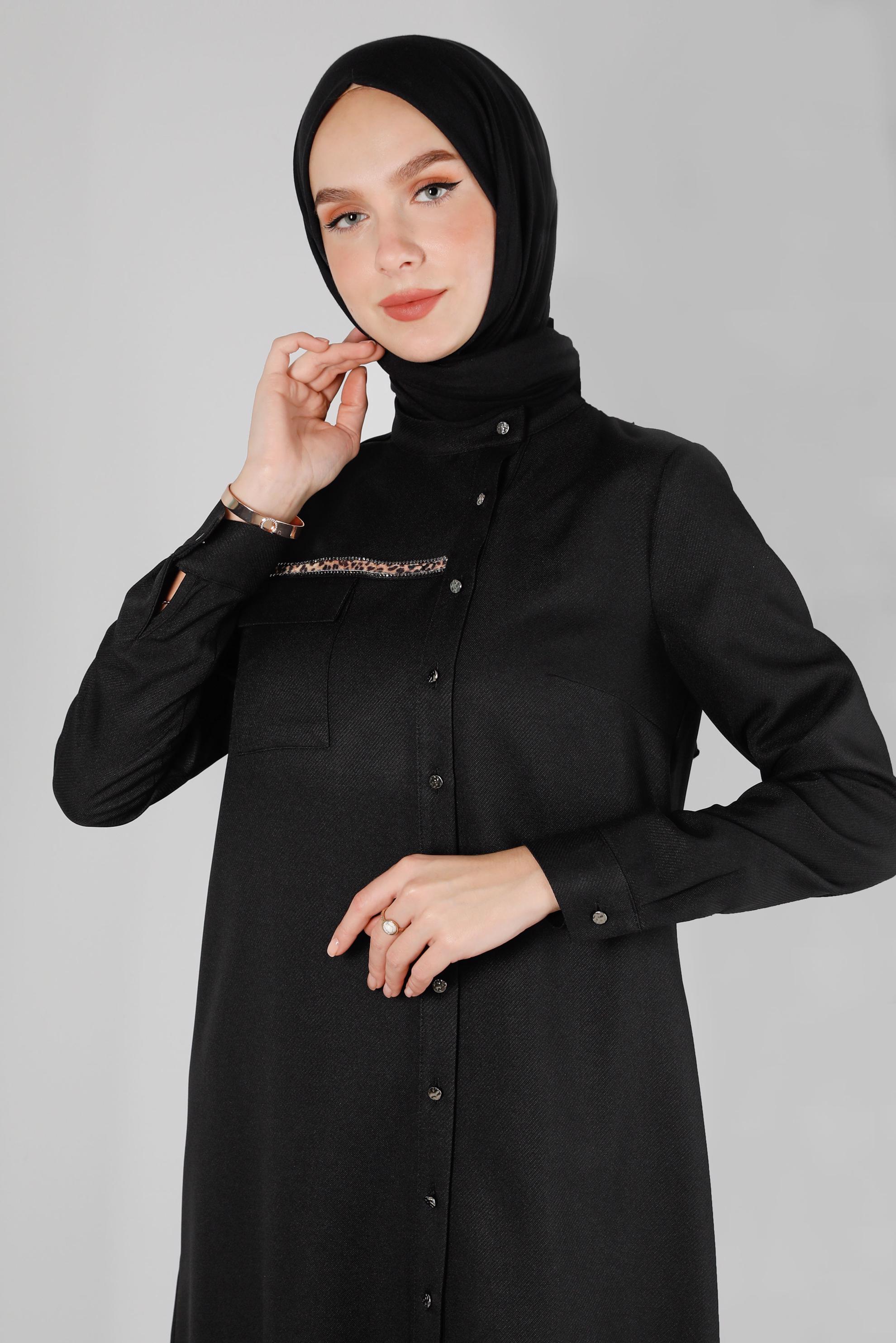 Tesettür giyim SİYAH LEOPAR DESEN DETAYLI DÜĞMELİ TUNİK 43393