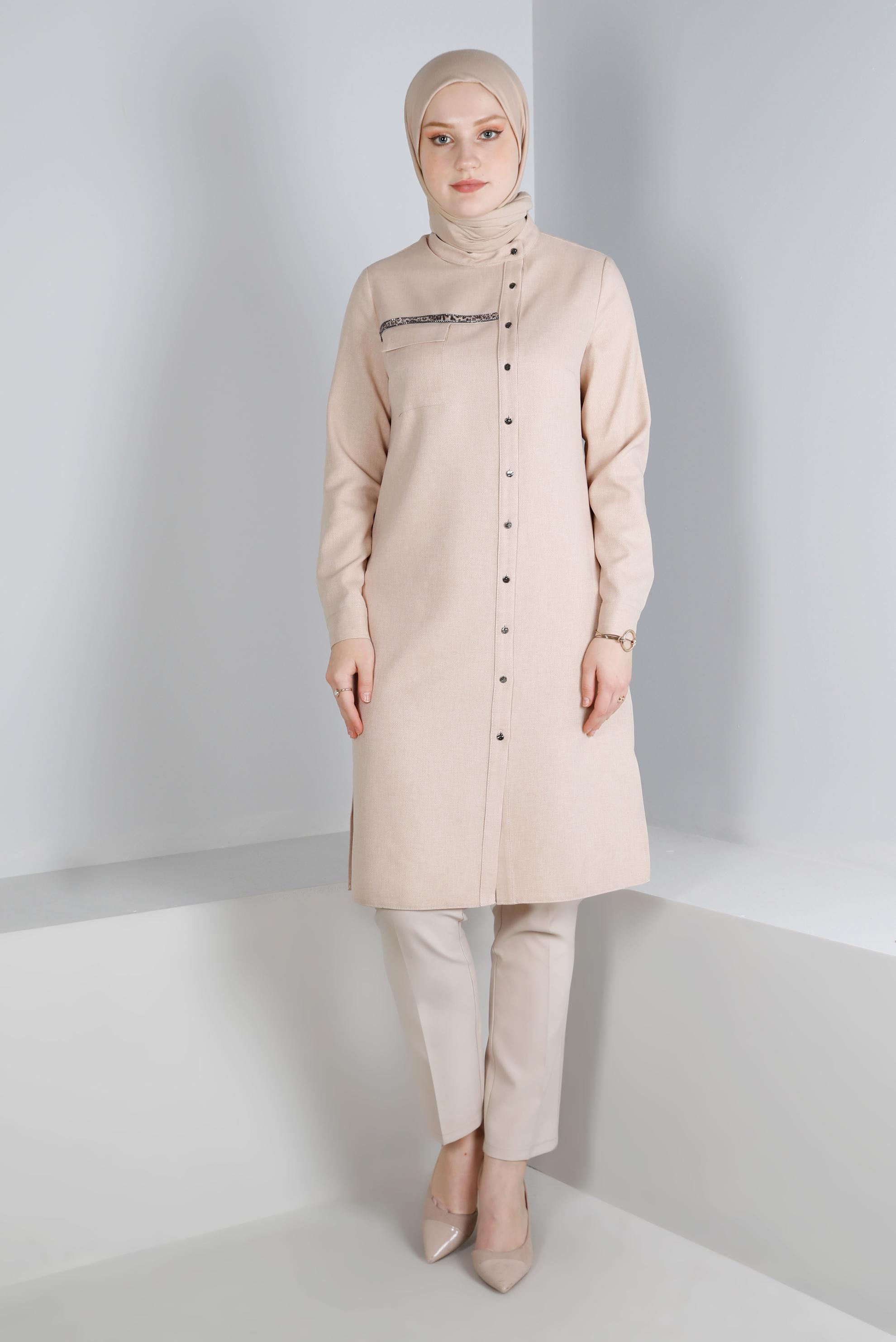 Tesettür giyim BEJ LEOPAR DESEN DETAYLI DÜĞMELİ TUNİK 43393