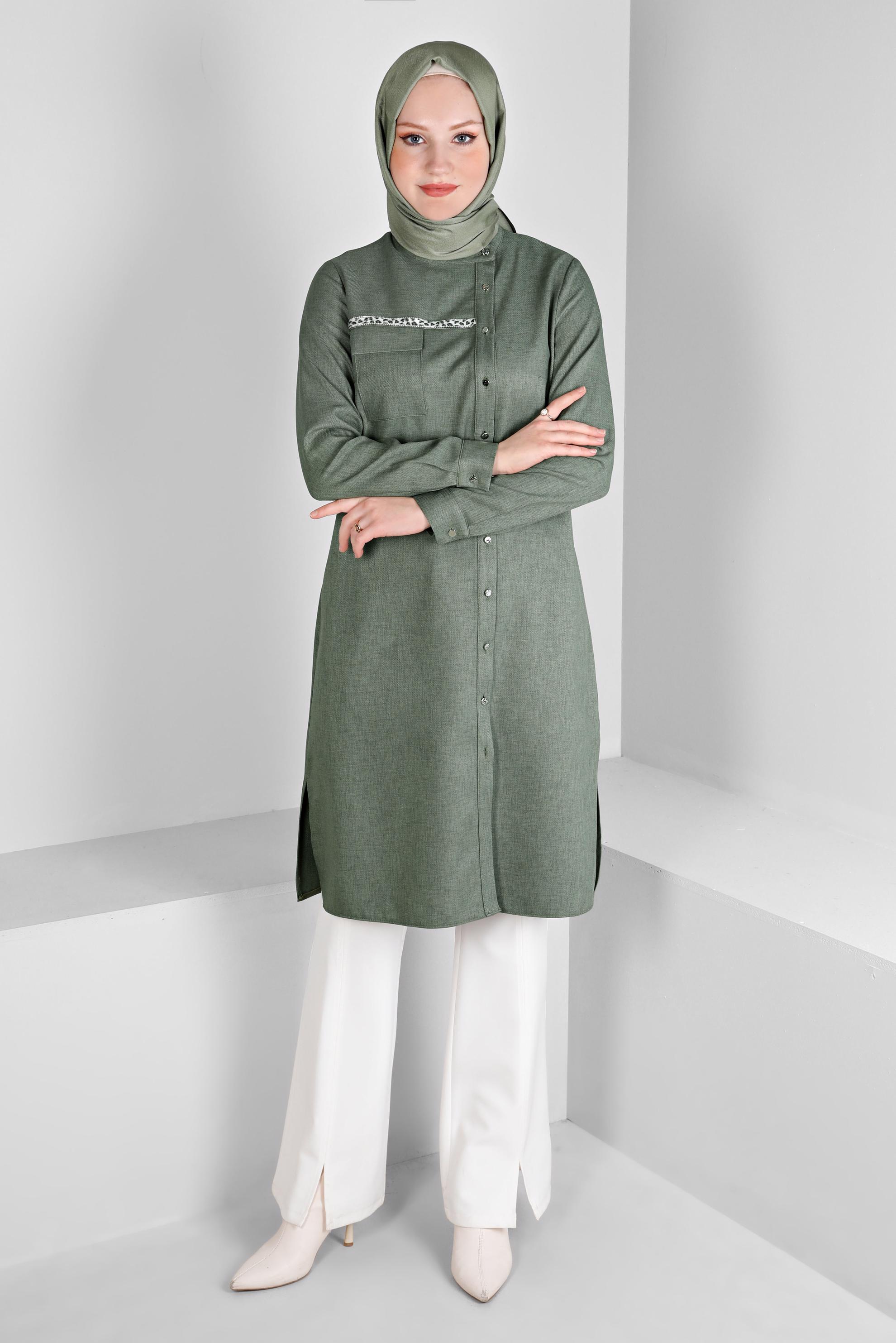 Tesettür giyim HAKİ LEOPAR DESEN DETAYLI DÜĞMELİ TUNİK 43393