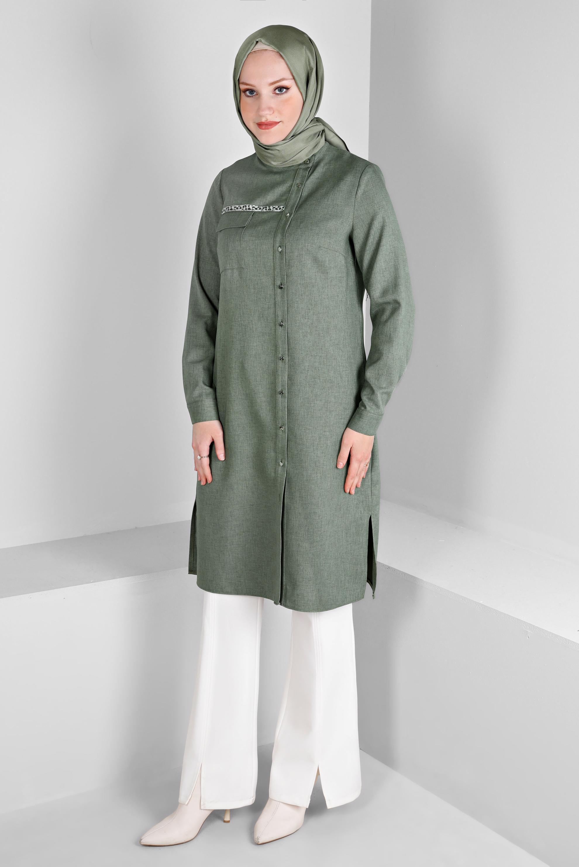 Tesettür giyim HAKİ LEOPAR DESEN DETAYLI DÜĞMELİ TUNİK 43393