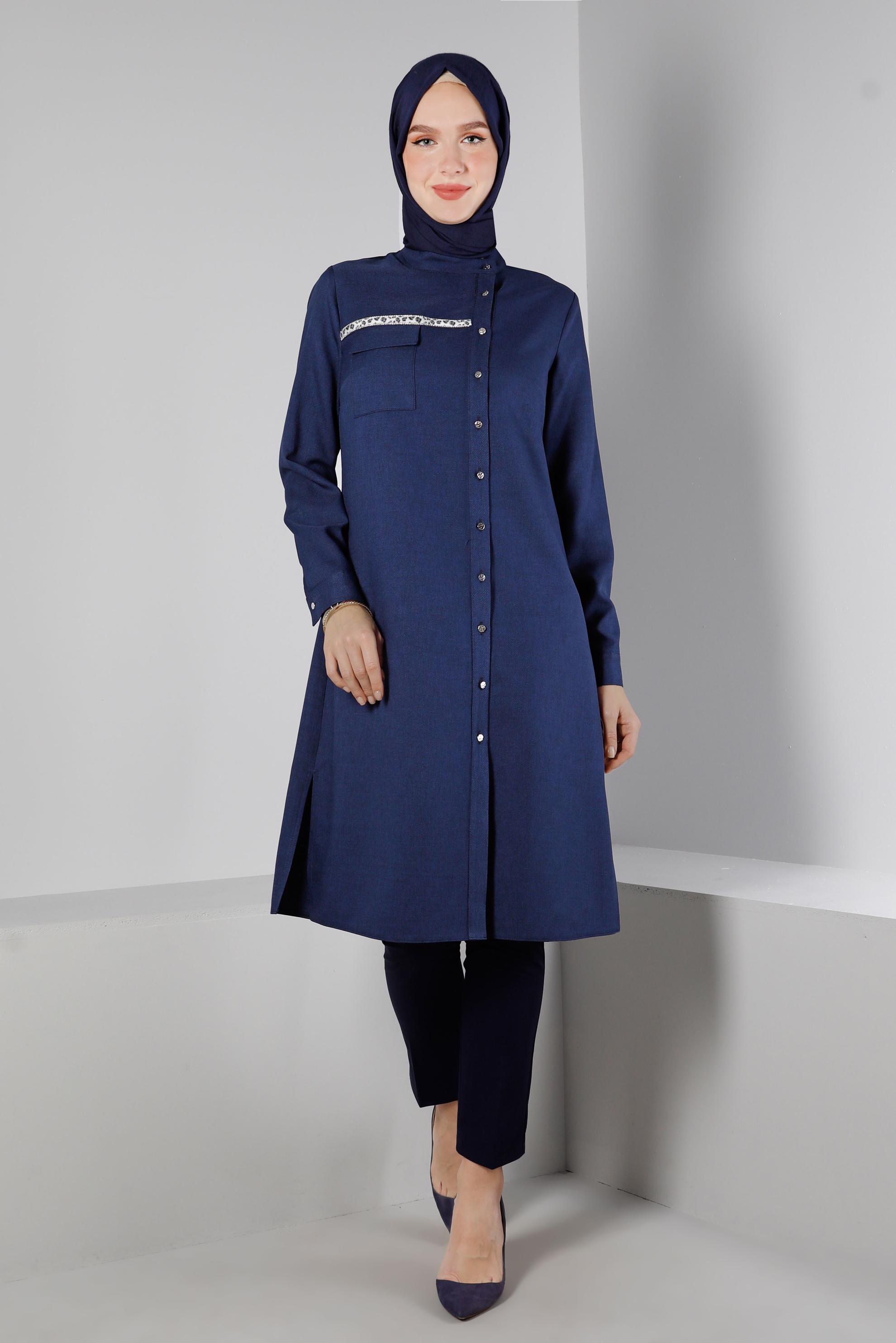 Tesettür giyim LACİVERT LEOPAR DESEN DETAYLI DÜĞMELİ TUNİK 43393