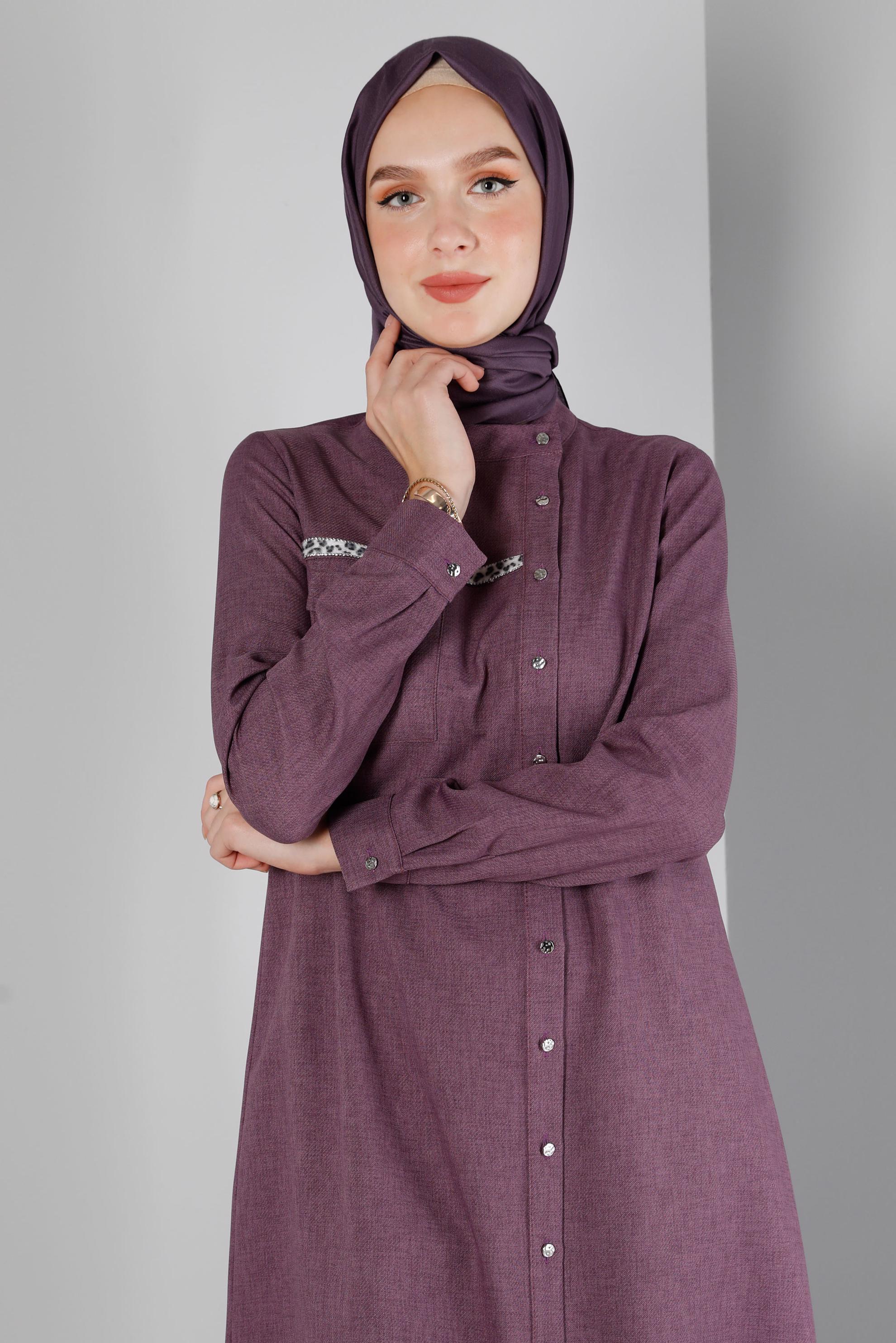 Tesettür giyim MOR LEOPAR DESEN DETAYLI DÜĞMELİ TUNİK 43393