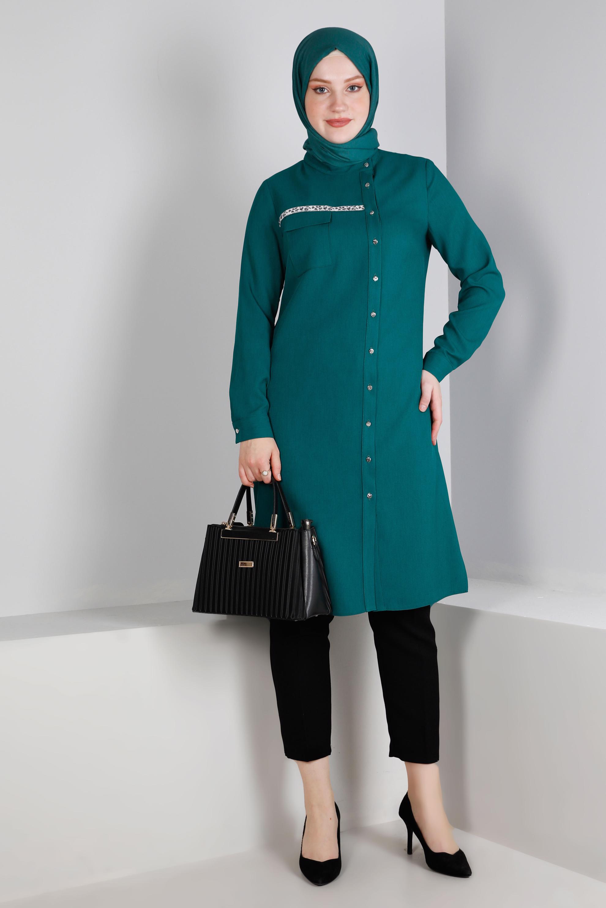 Tesettür giyim YEŞİL LEOPAR DESEN DETAYLI DÜĞMELİ TUNİK 43393