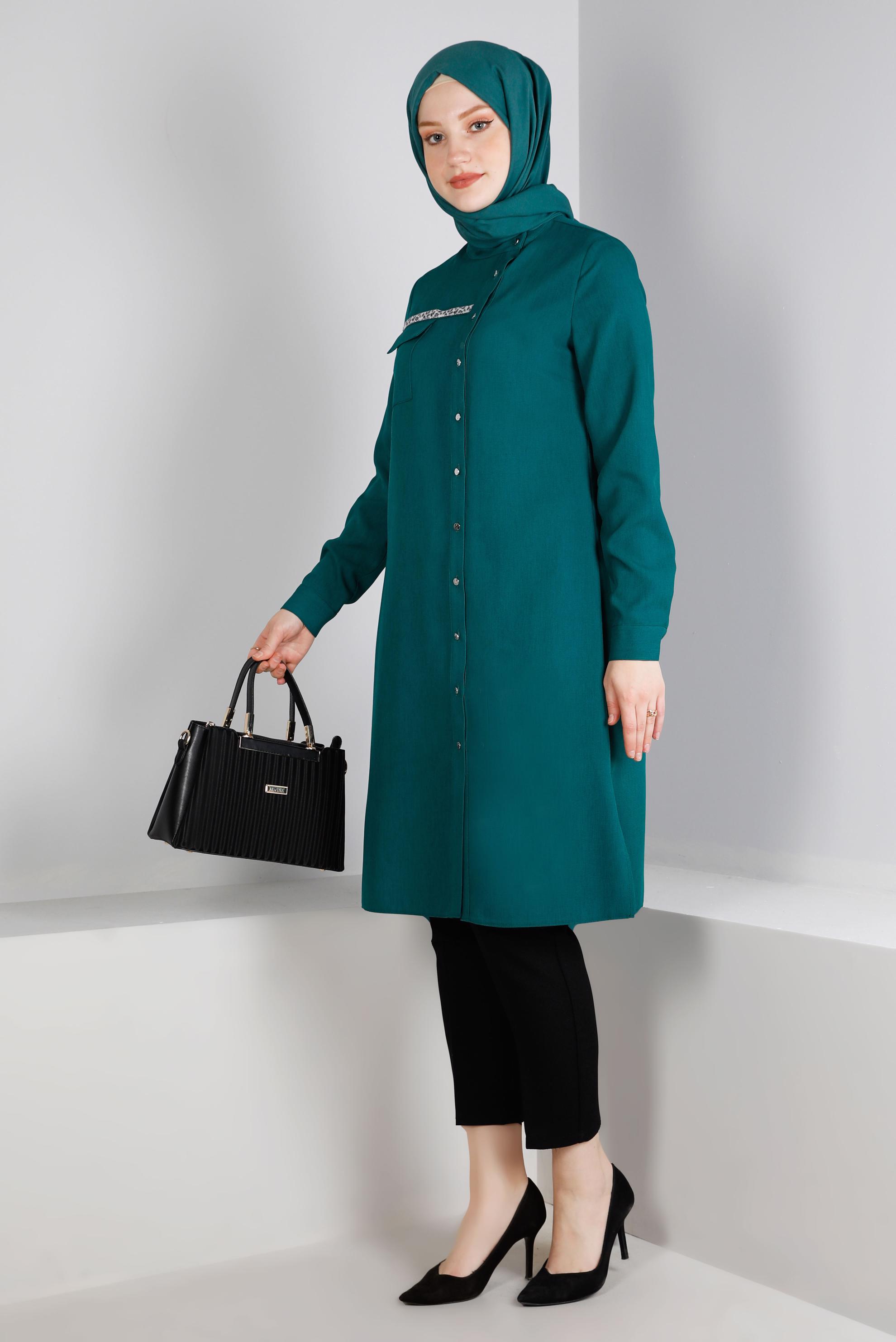 Tesettür giyim YEŞİL LEOPAR DESEN DETAYLI DÜĞMELİ TUNİK 43393