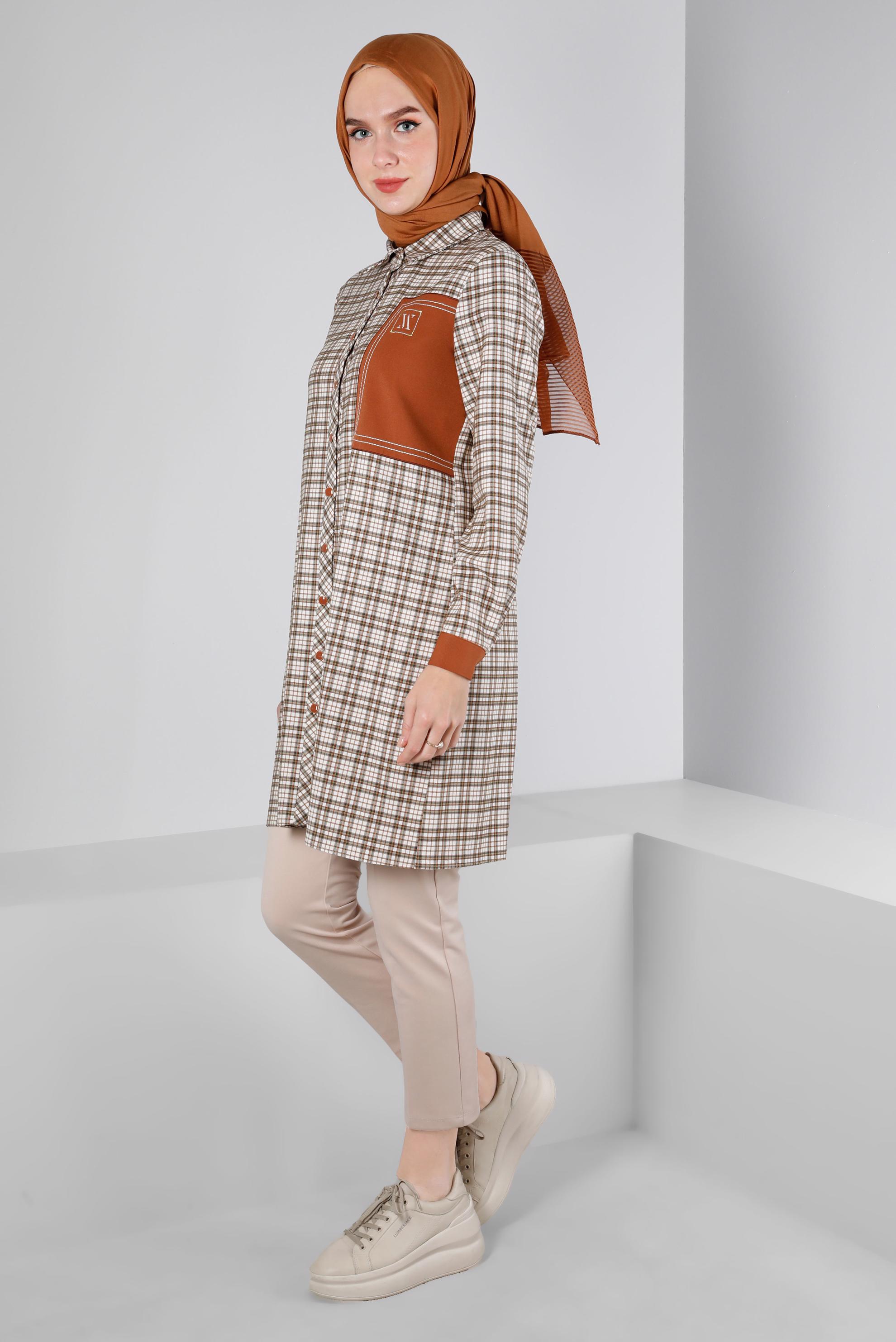 Tesettür giyim TURUNCU YAMA DETAYLI KARELİ TUNİK 43397