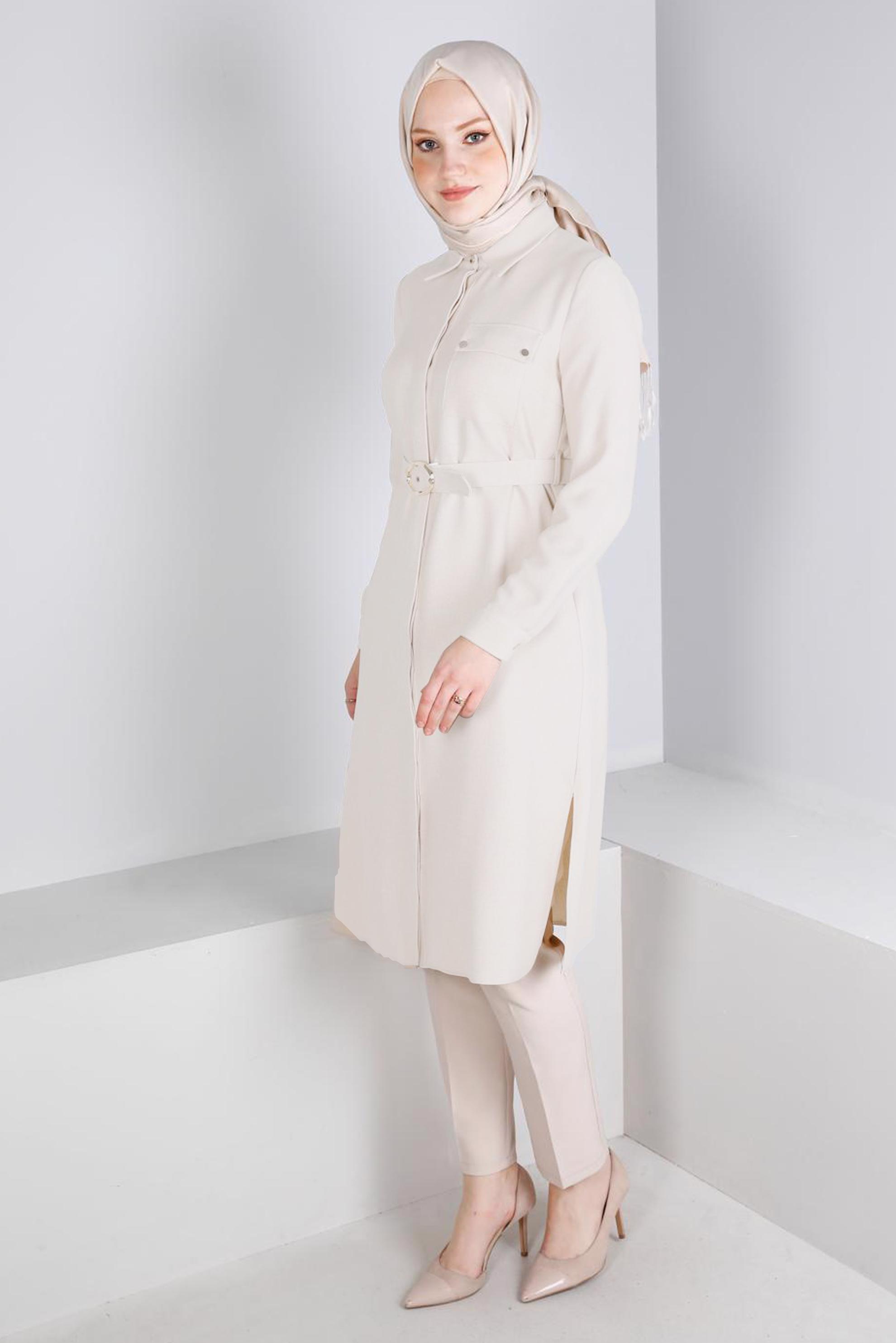 Tesettür giyim BEYAZ KEMERLİ GİZLİ DÜĞMELİ TUNİK 43407