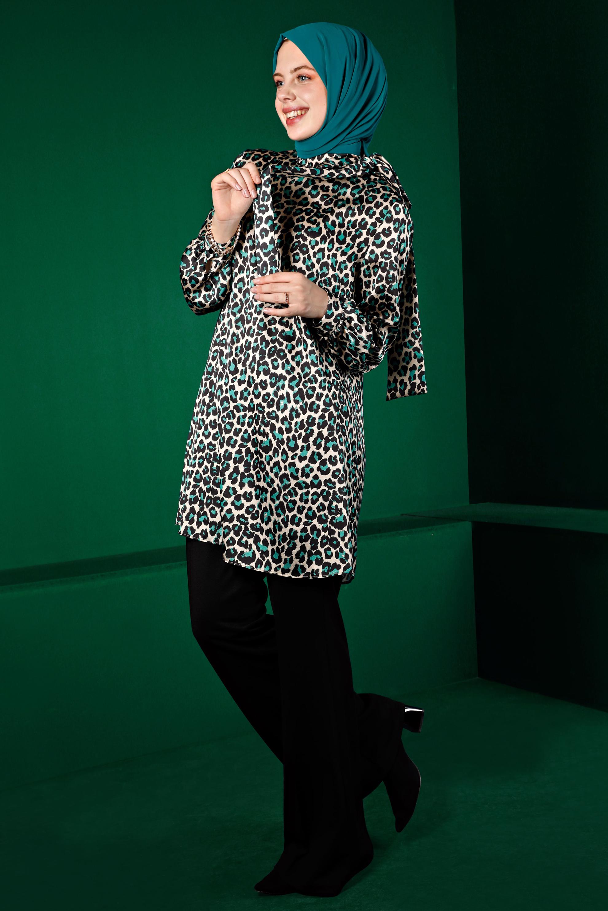 Tesettür giyim YEŞİL LEOPAR DESENLİ SATEN TUNİK 43409 