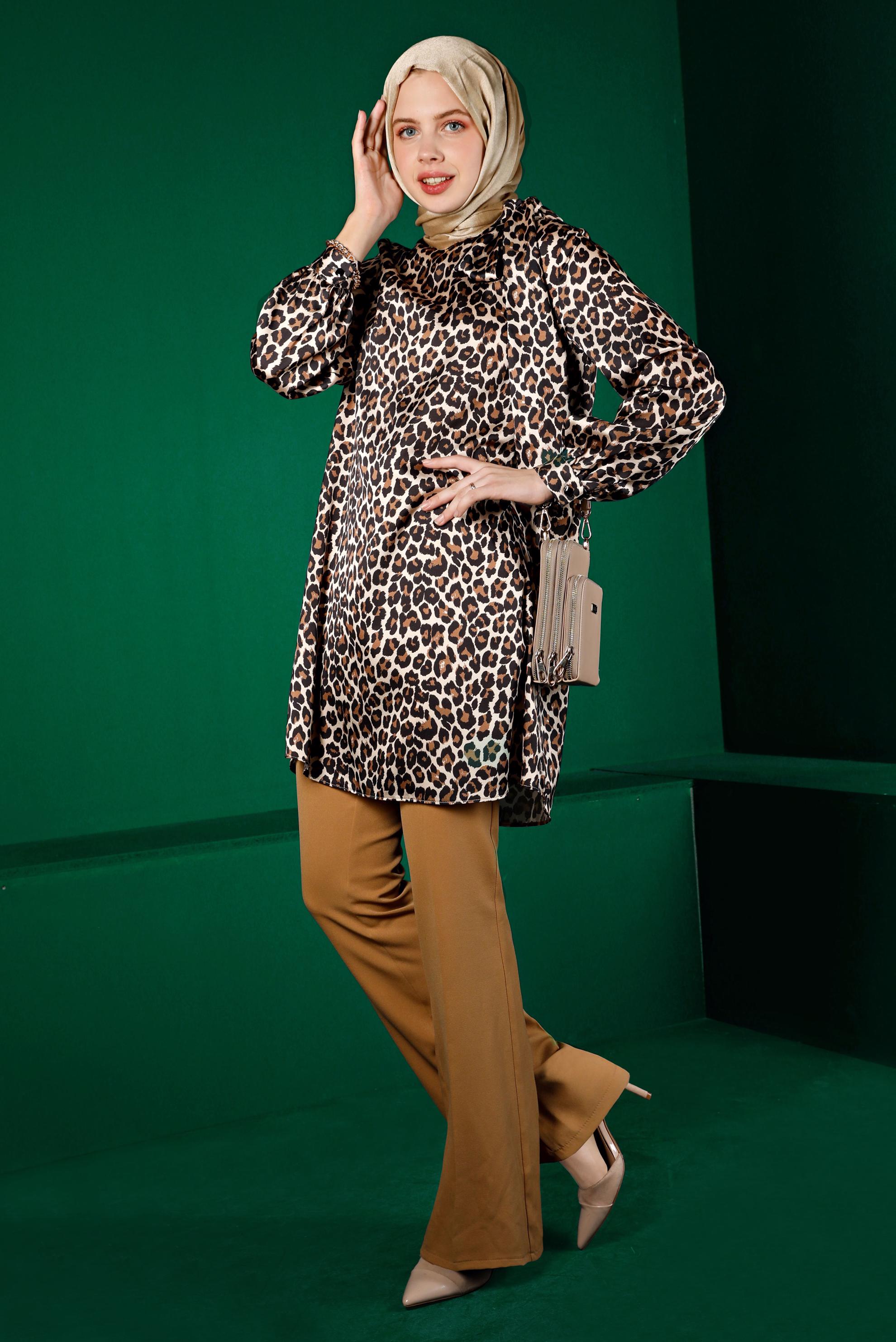 Tesettür giyim BEJ LEOPAR DESENLİ SATEN TUNİK 43409 