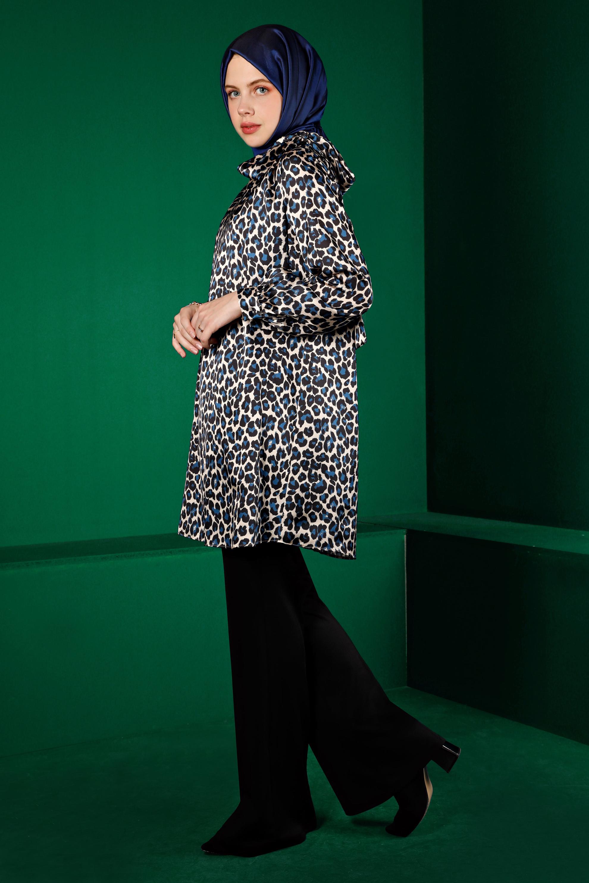 Tesettür giyim LACİVERT LEOPAR DESENLİ SATEN TUNİK 43409 