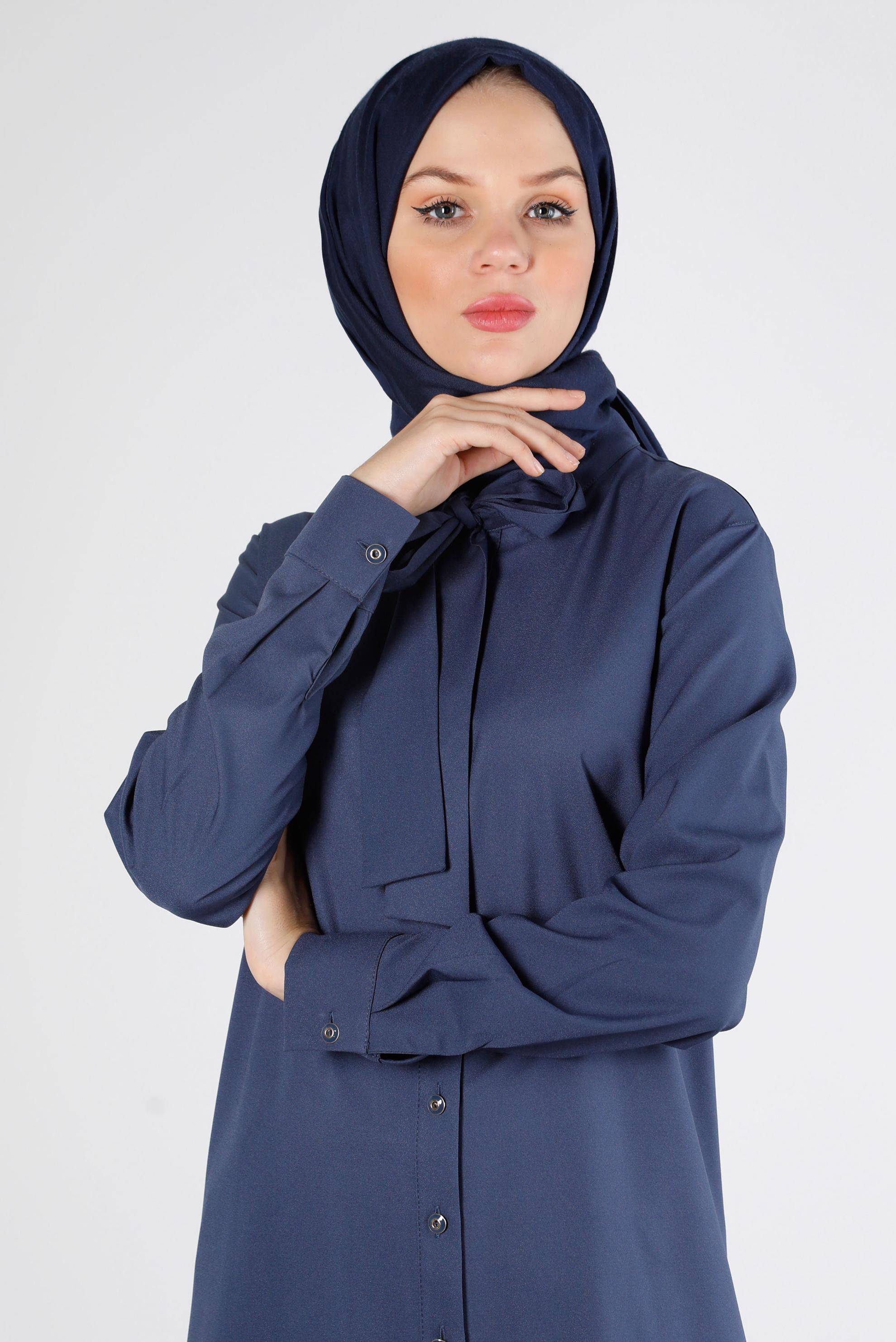 Tesettür giyim MAVİ YAKASI BAĞLAMA DETAYLI TUNİK 43419