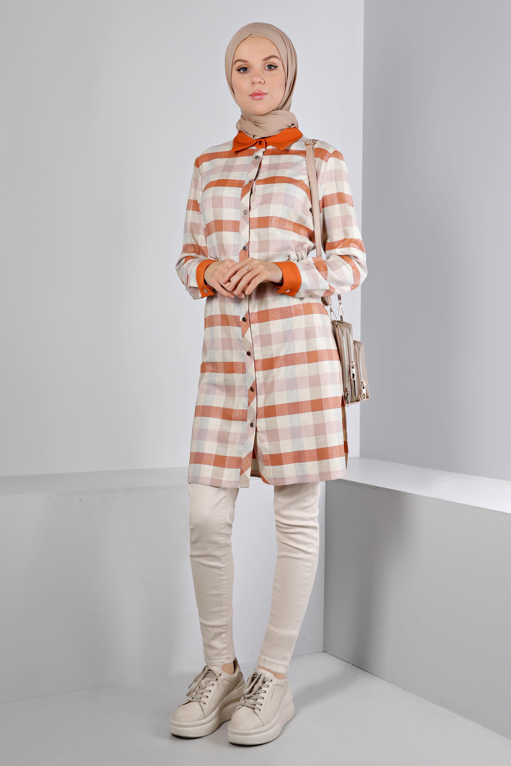 Tesettür giyim TURUNCU BELİ BÜZGÜLÜ KARELİ TUNİK 43421