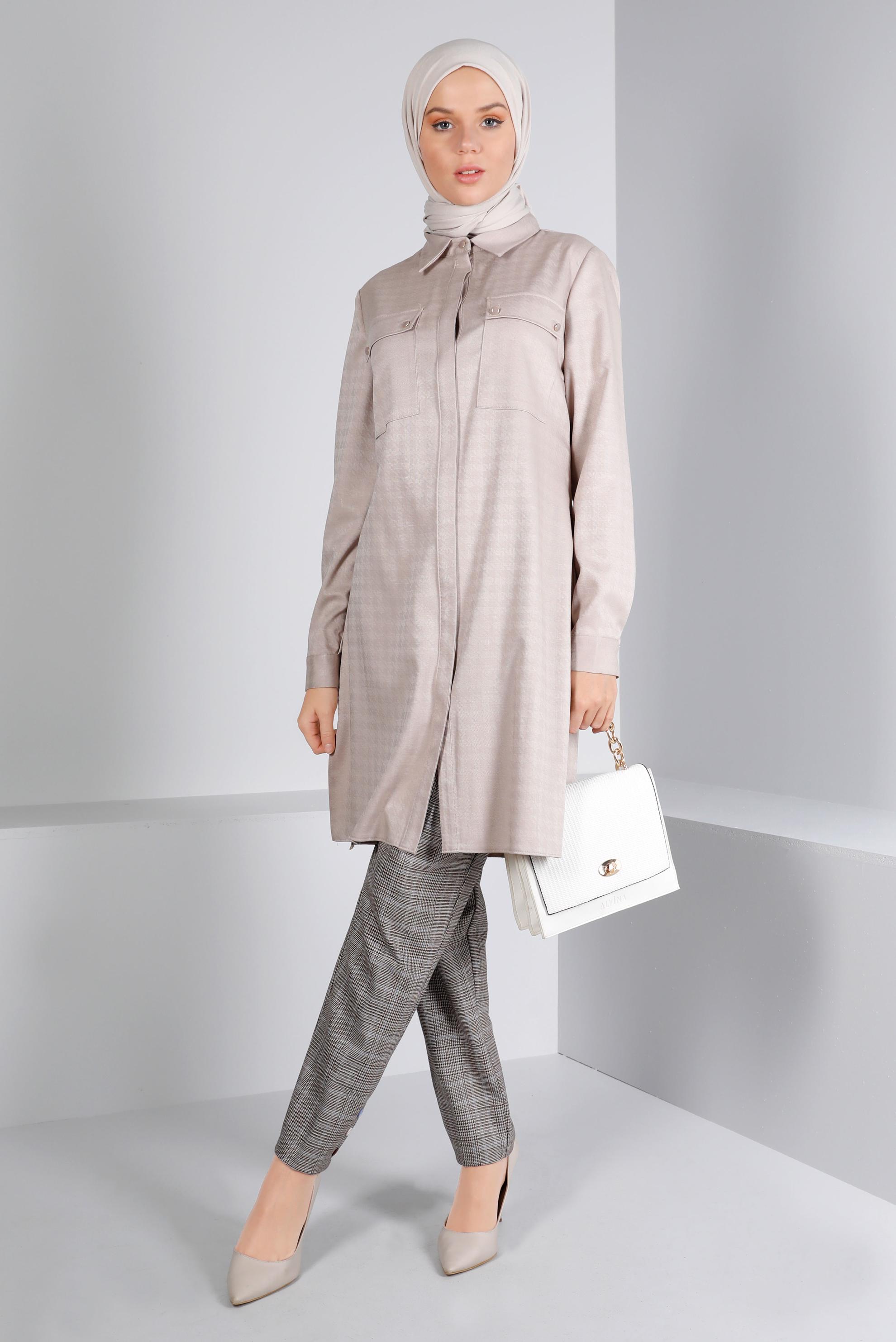 Tesettür giyim BEJ KAZAYAĞI DOKULU CEPLİ TUNİK 43423 