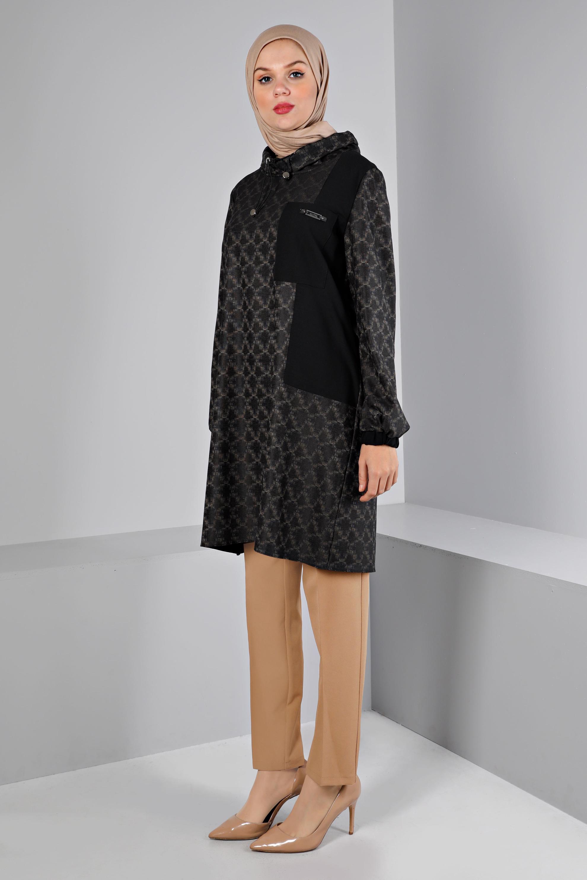 Tesettür giyim SİYAH KENDİNDEN DESENLİ CEPLİ TUNİK 43426 