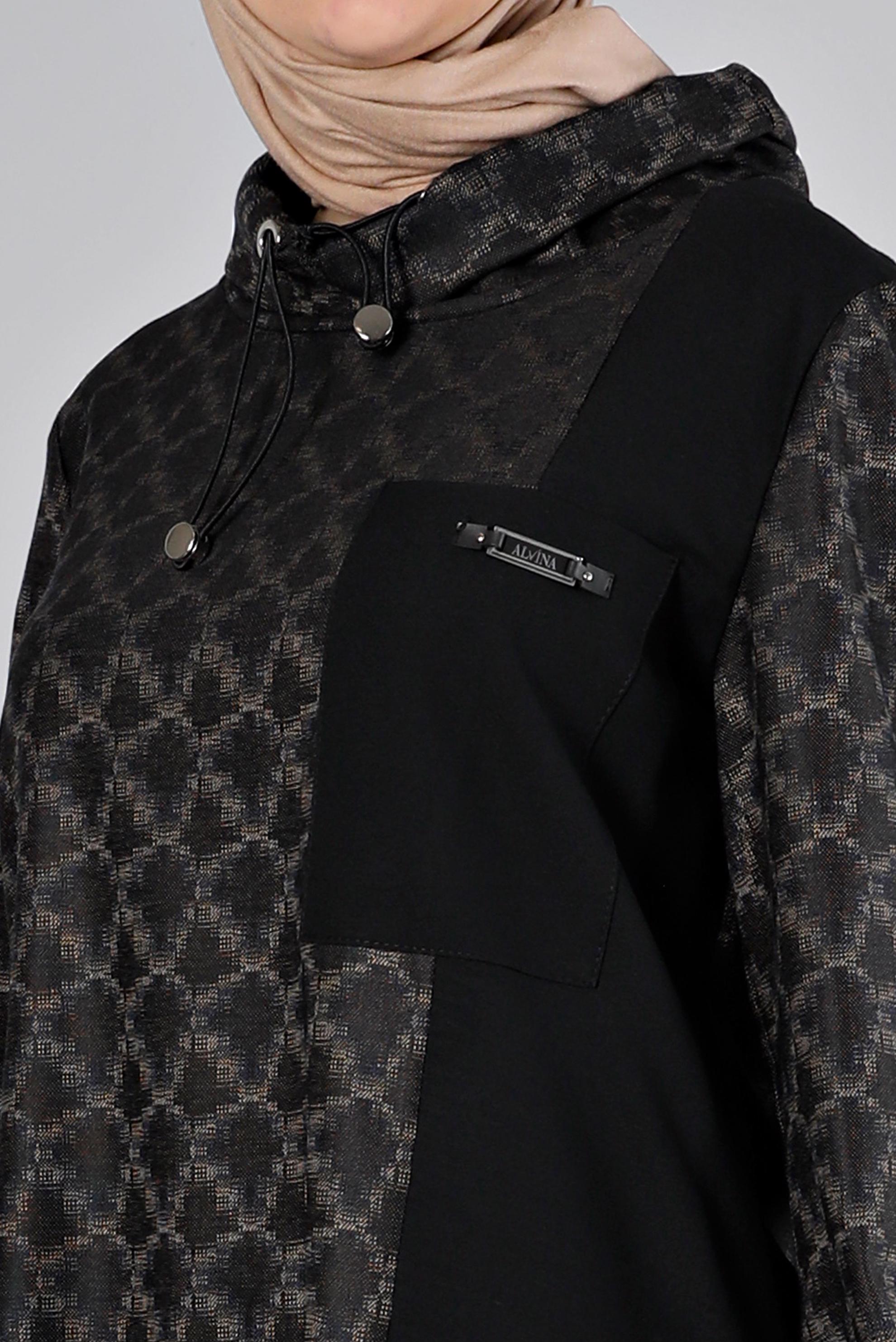 Tesettür giyim SİYAH KENDİNDEN DESENLİ CEPLİ TUNİK 43426 