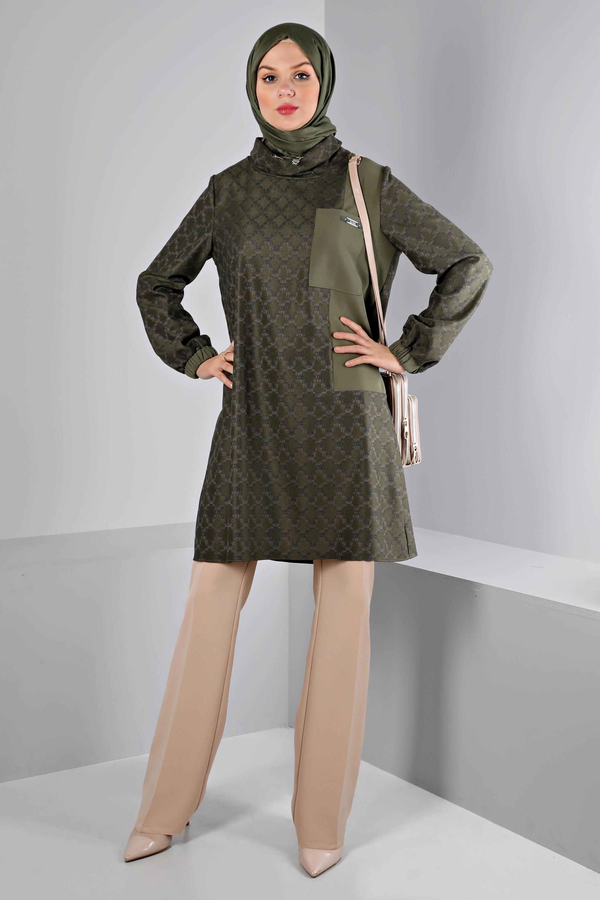 Tesettür giyim HAKİ KENDİNDEN DESENLİ CEPLİ TUNİK 43426 