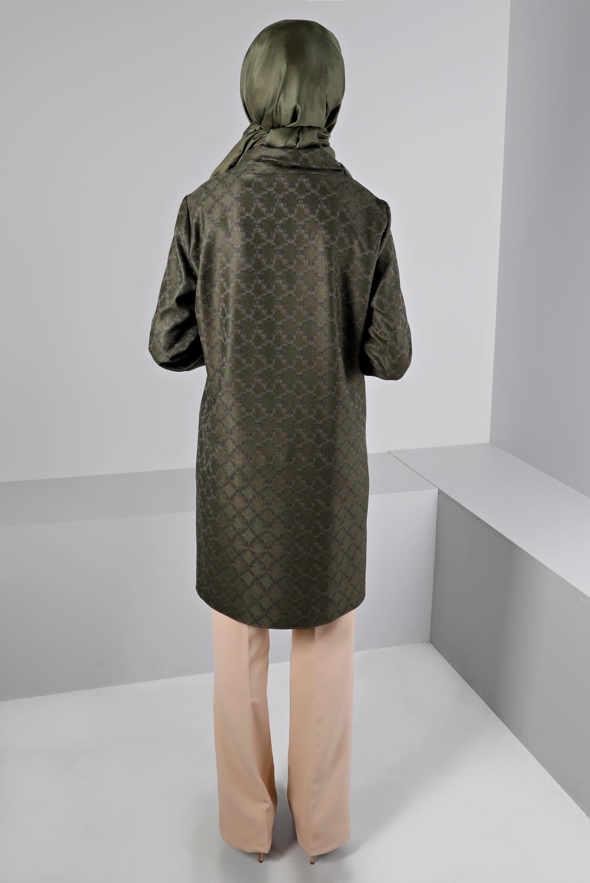 Tesettür giyim HAKİ KENDİNDEN DESENLİ CEPLİ TUNİK 43426 