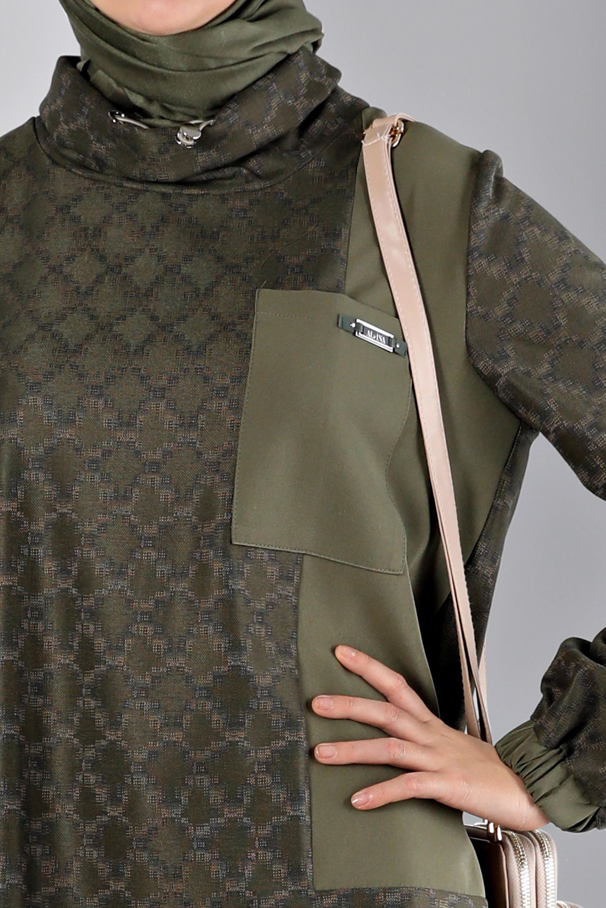 Tesettür giyim HAKİ KENDİNDEN DESENLİ CEPLİ TUNİK 43426 