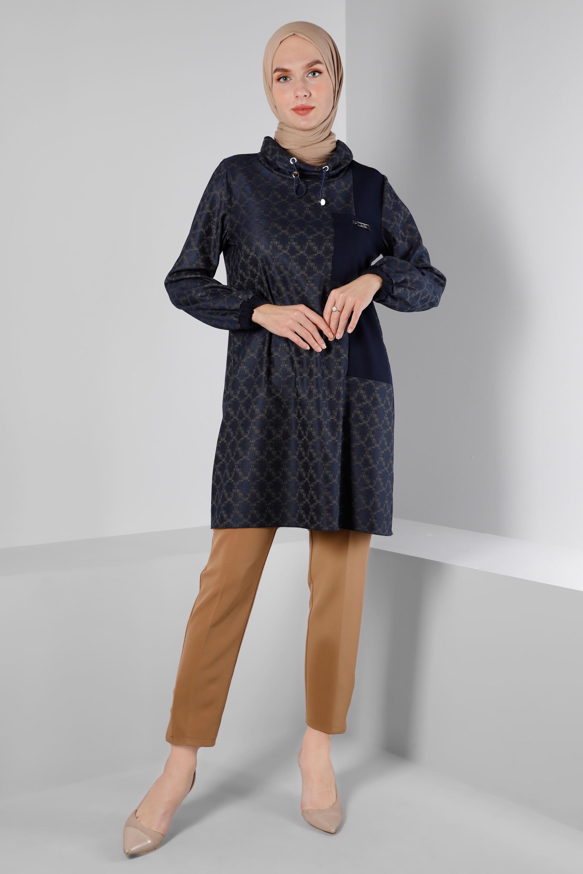 Tesettür giyim LACİVERT KENDİNDEN DESENLİ CEPLİ TUNİK 43426 