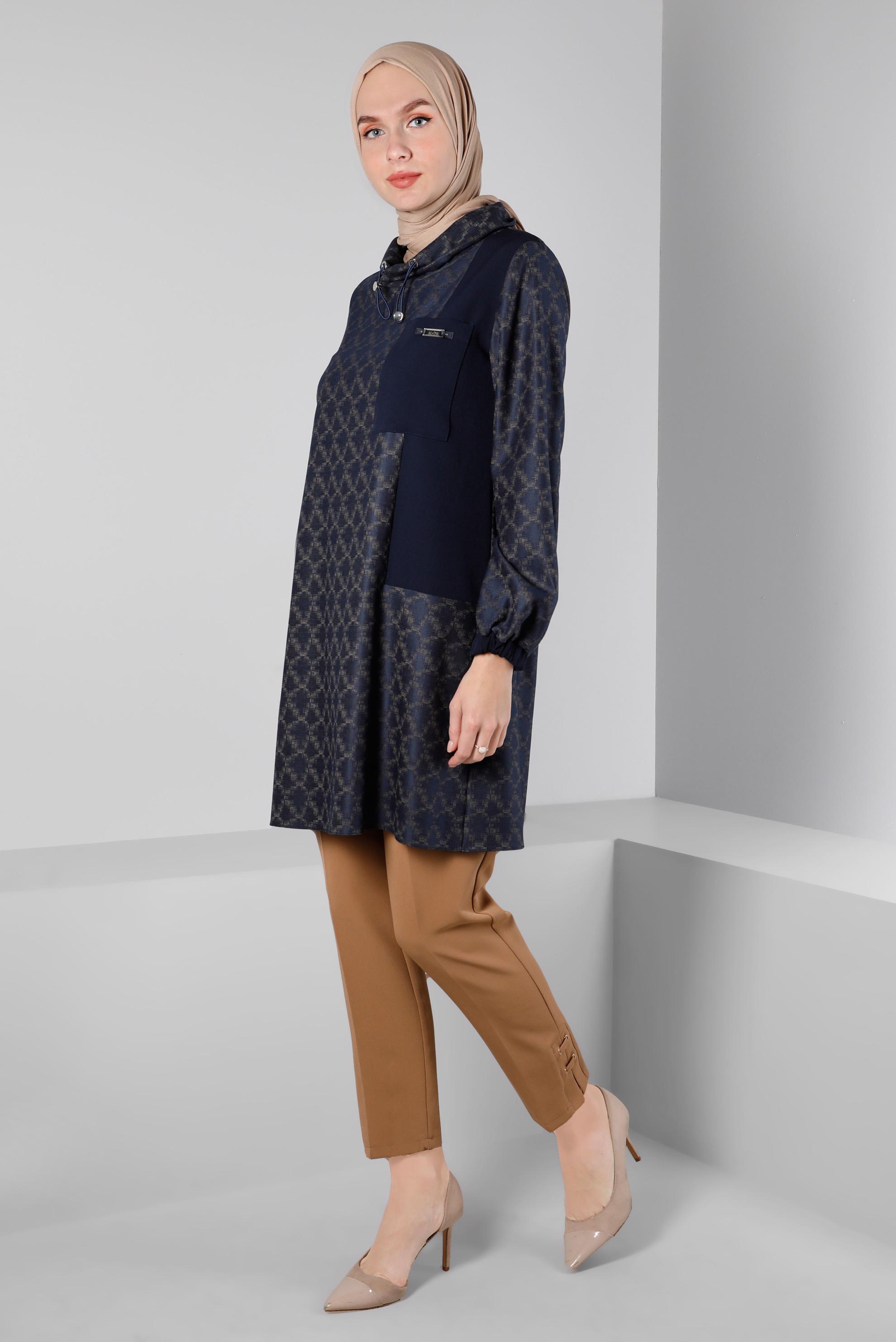 Tesettür giyim LACİVERT KENDİNDEN DESENLİ CEPLİ TUNİK 43426 