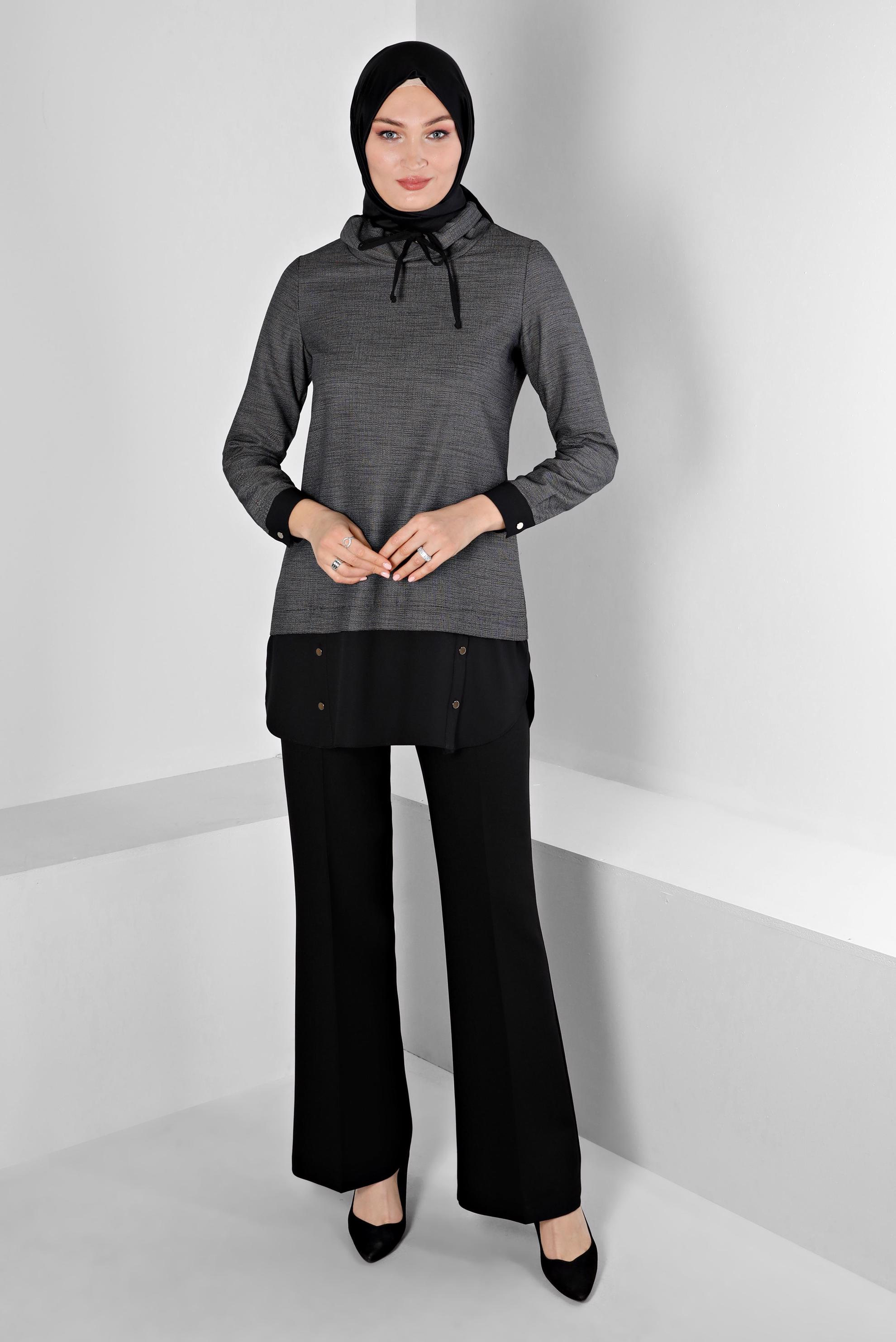 Tesettür giyim SİYAH YAKASI BAĞCIKLI DÜĞMELİ TUNİK 43427 