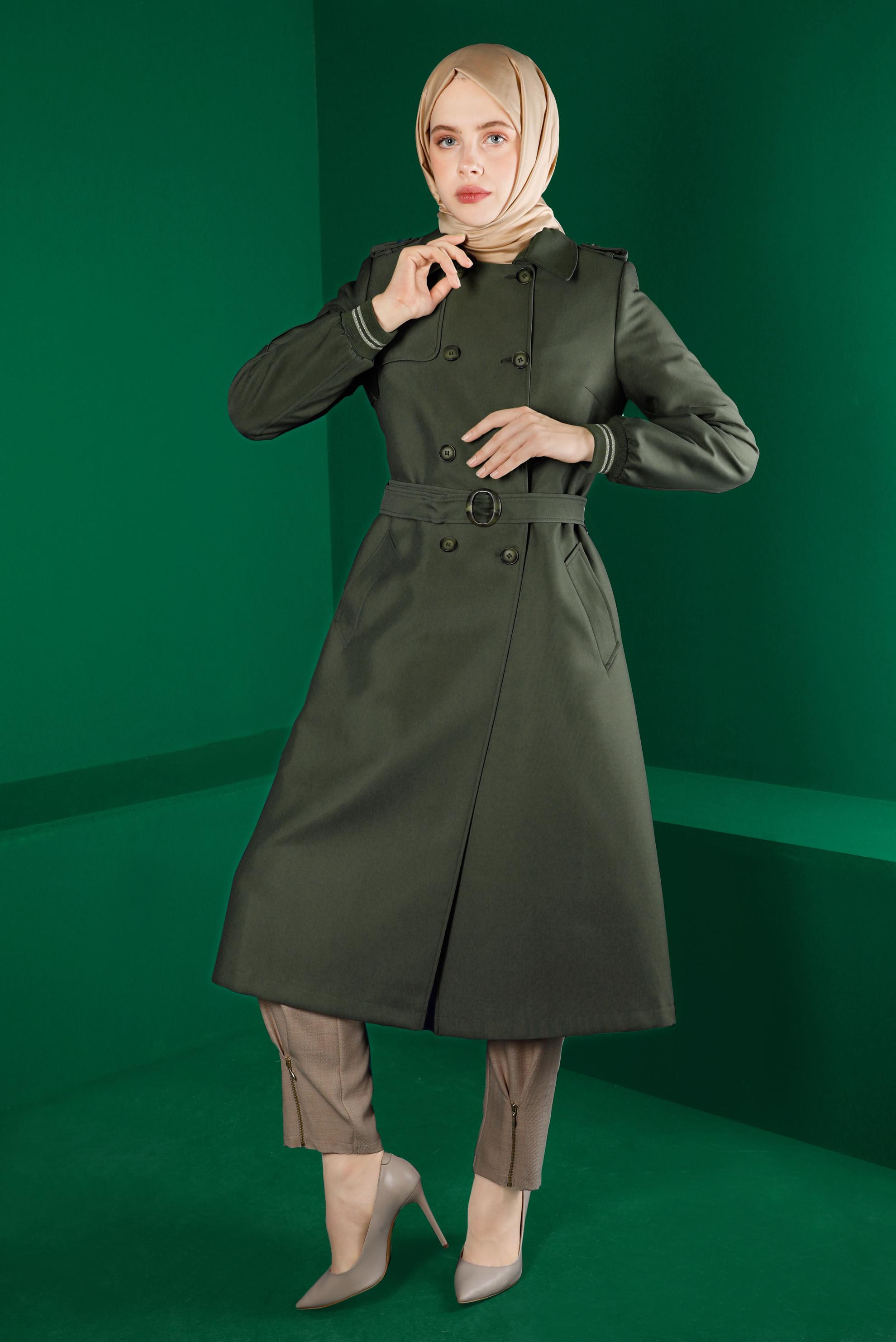 Tesettür giyim HAKİ MANŞETLERİ LASTİKLİ DÜĞMELİ TRENÇKOT 10467 