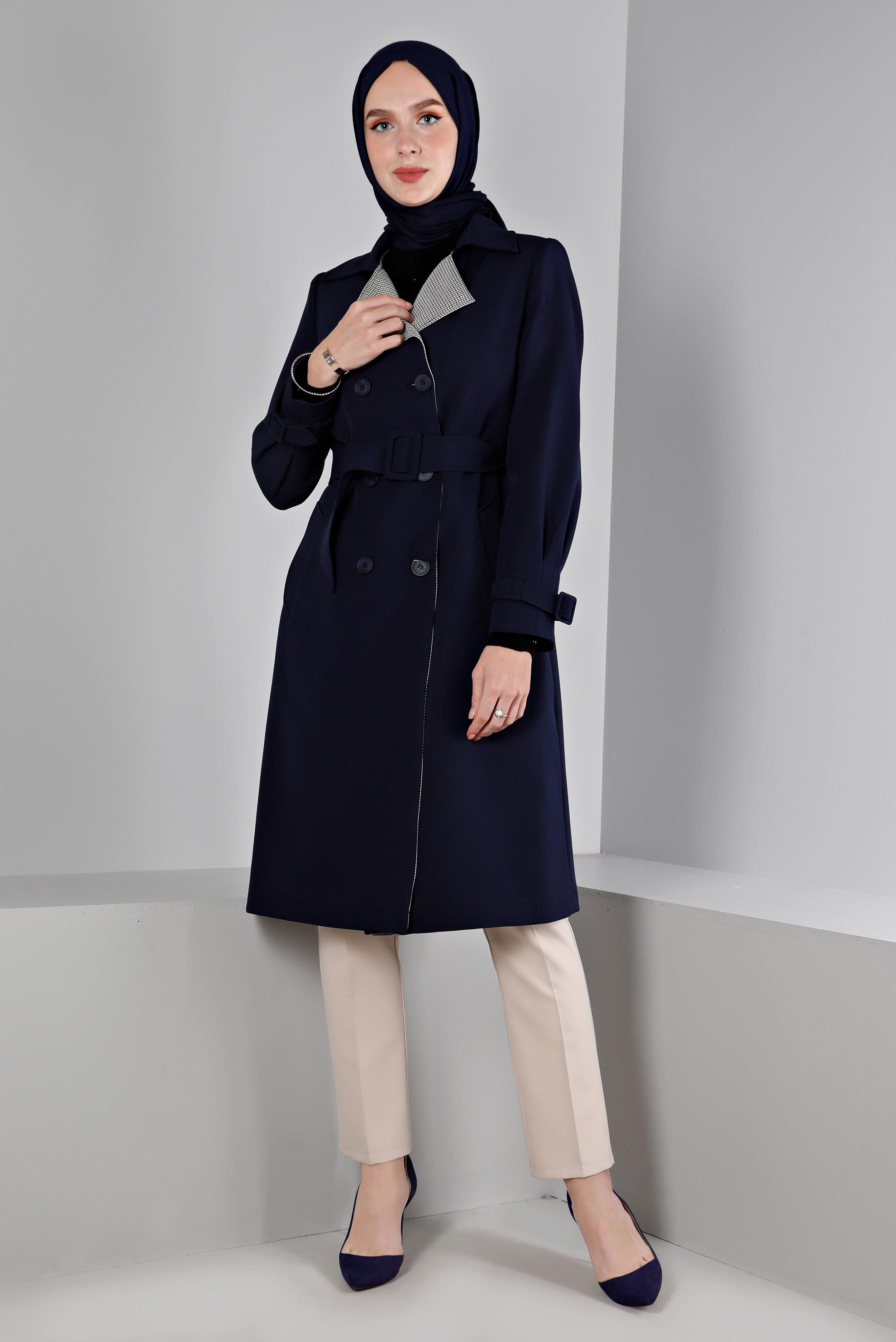 Tesettür giyim LACİVERT EKOSE DESEN DETAYLI KEMERLİ TRENÇKOT 10665