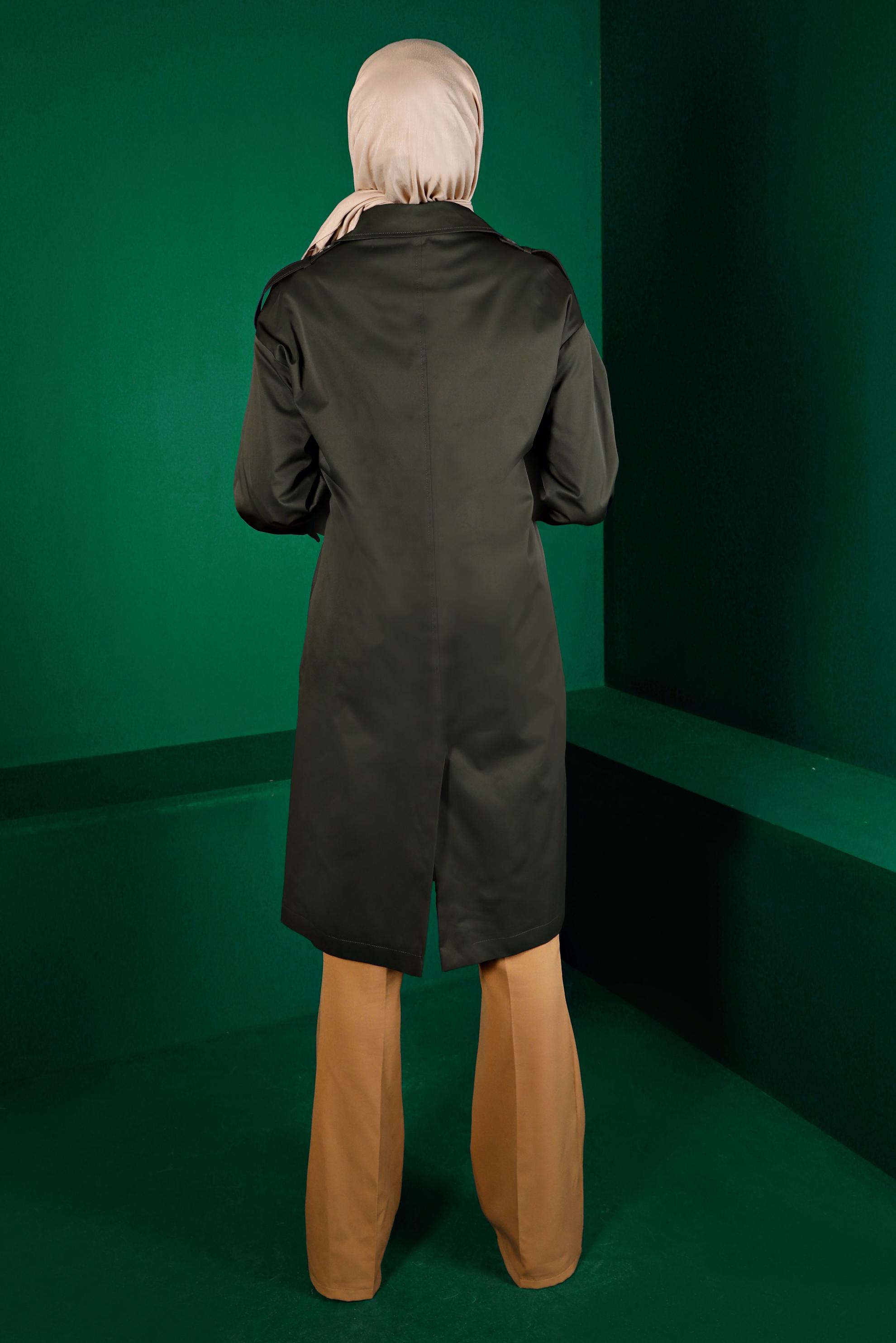 Tesettür giyim HAKİ RÜZGARLIK DETAYLI KUŞAKLI TRENÇKOT 10671 