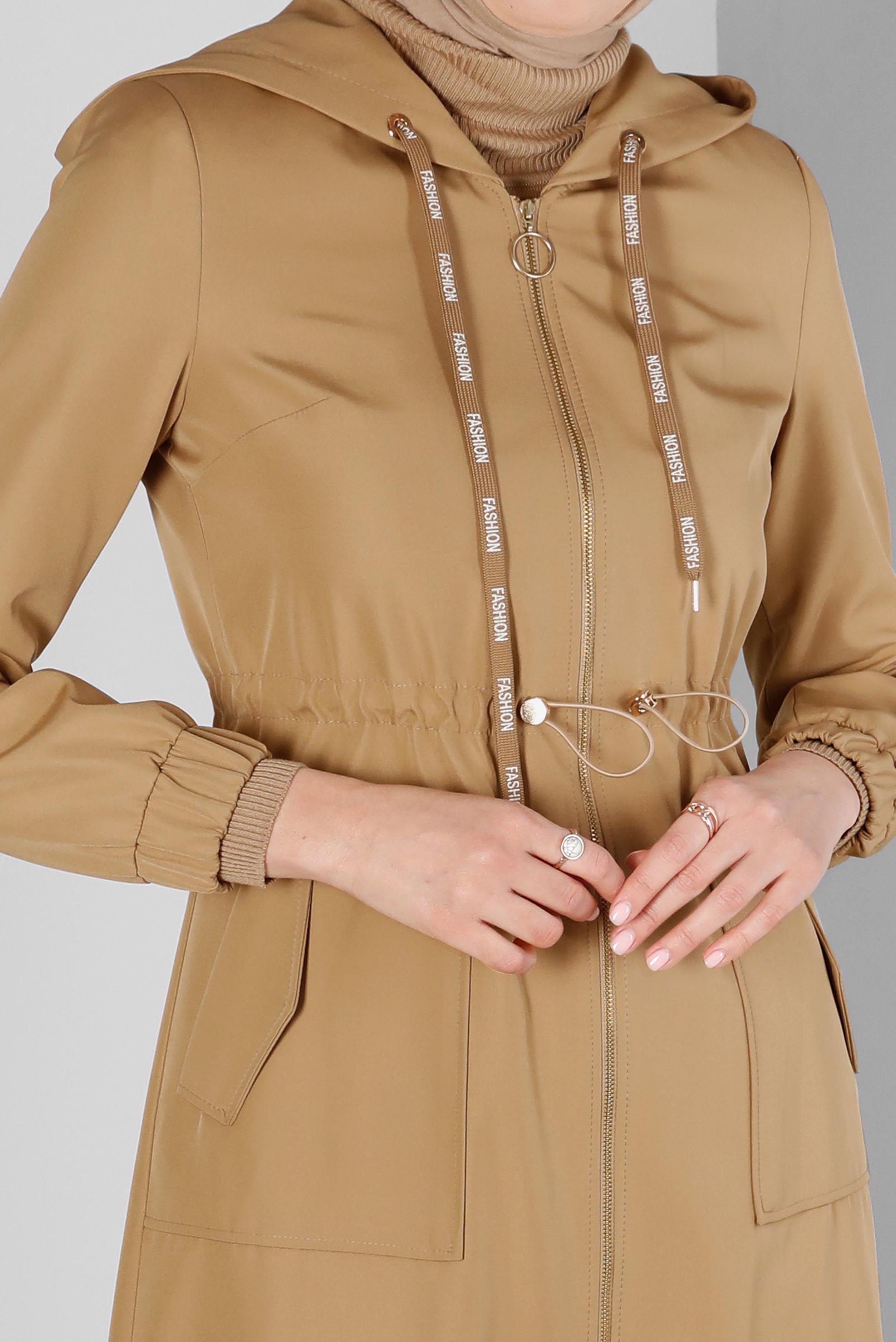 Tesettür giyim KAHVE BELİ BÜZGÜLÜ KAPÜŞONLU TRENÇKOT 10675