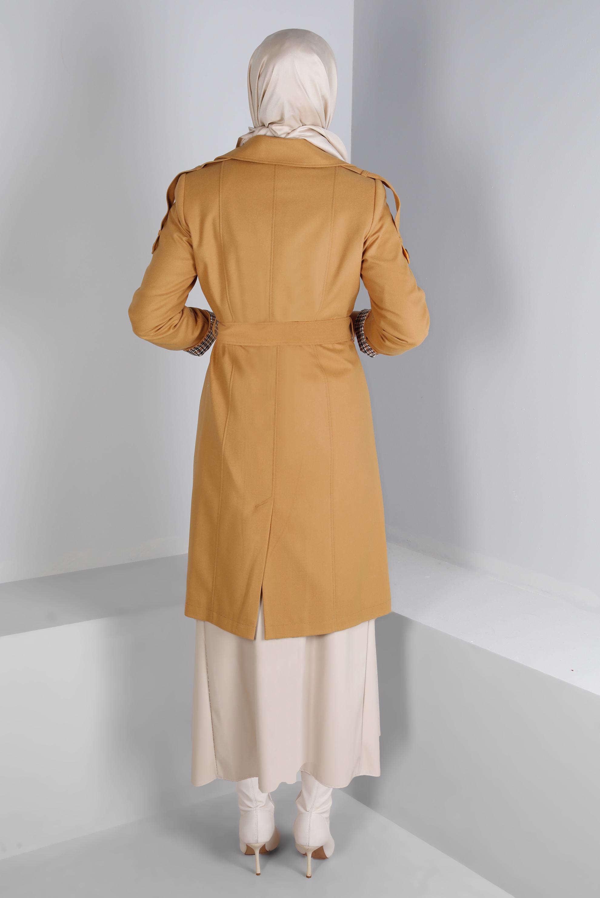 Tesettür giyim TURUNCU KAZAYAĞI DESEN DETAYLI DÜĞMELİ TRENÇKOT 10680