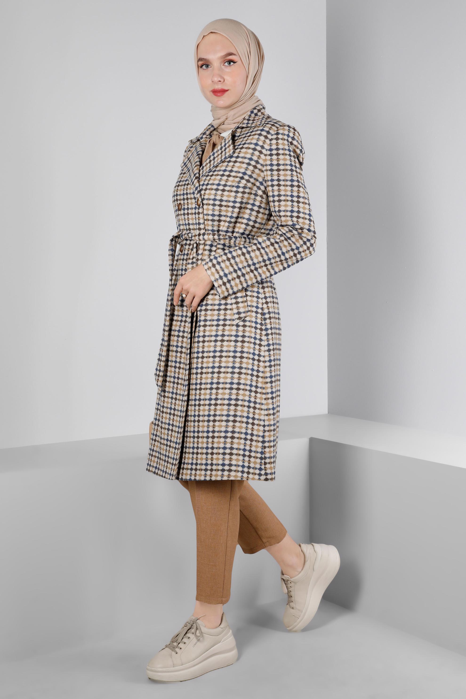Tesettür giyim BEJ DESENLİ KUŞAKLI TRENÇKOT 10698