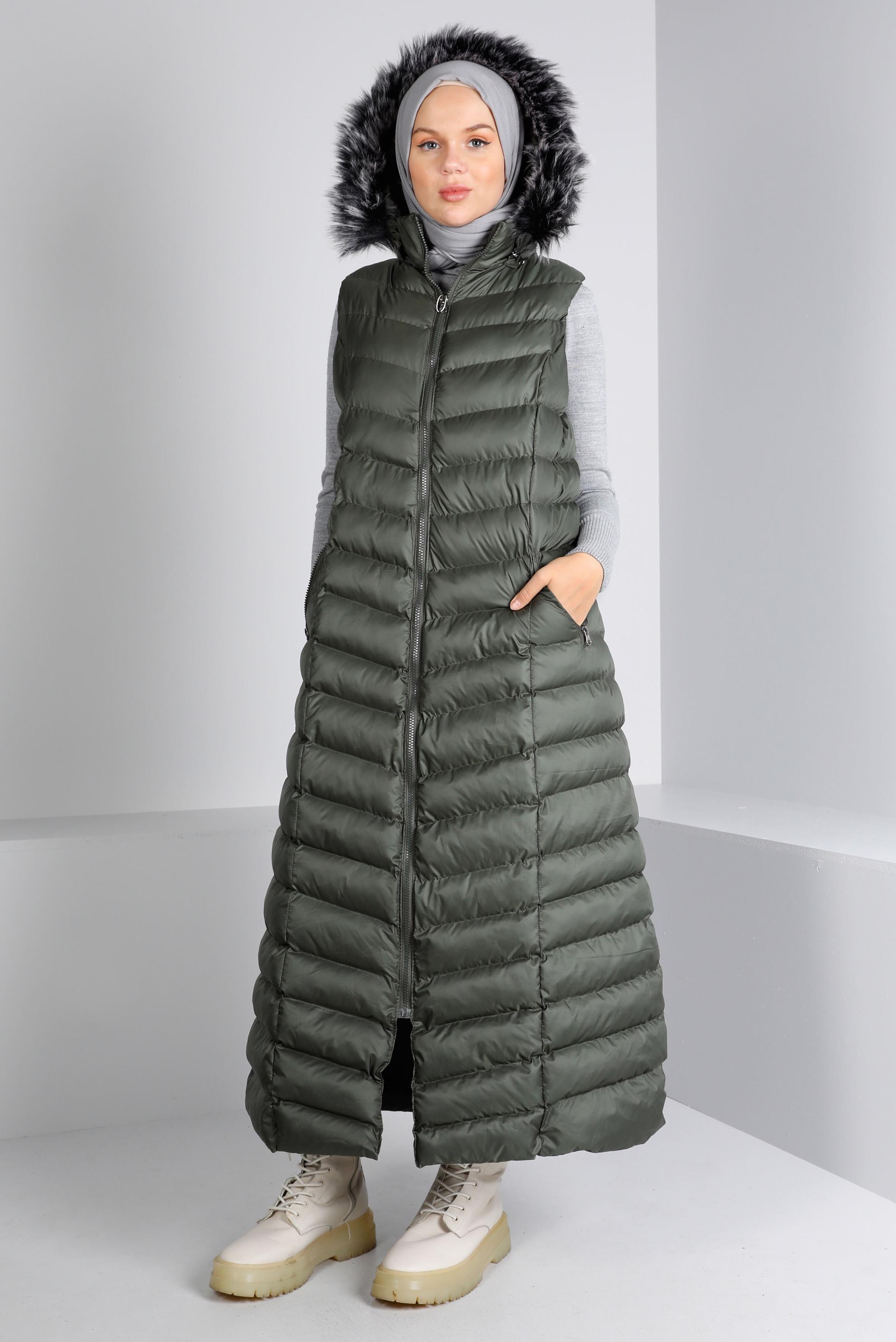 Tesettür giyim HAKİ KAPÜŞONU KÜRKLÜ ŞİŞME YELEK 90334