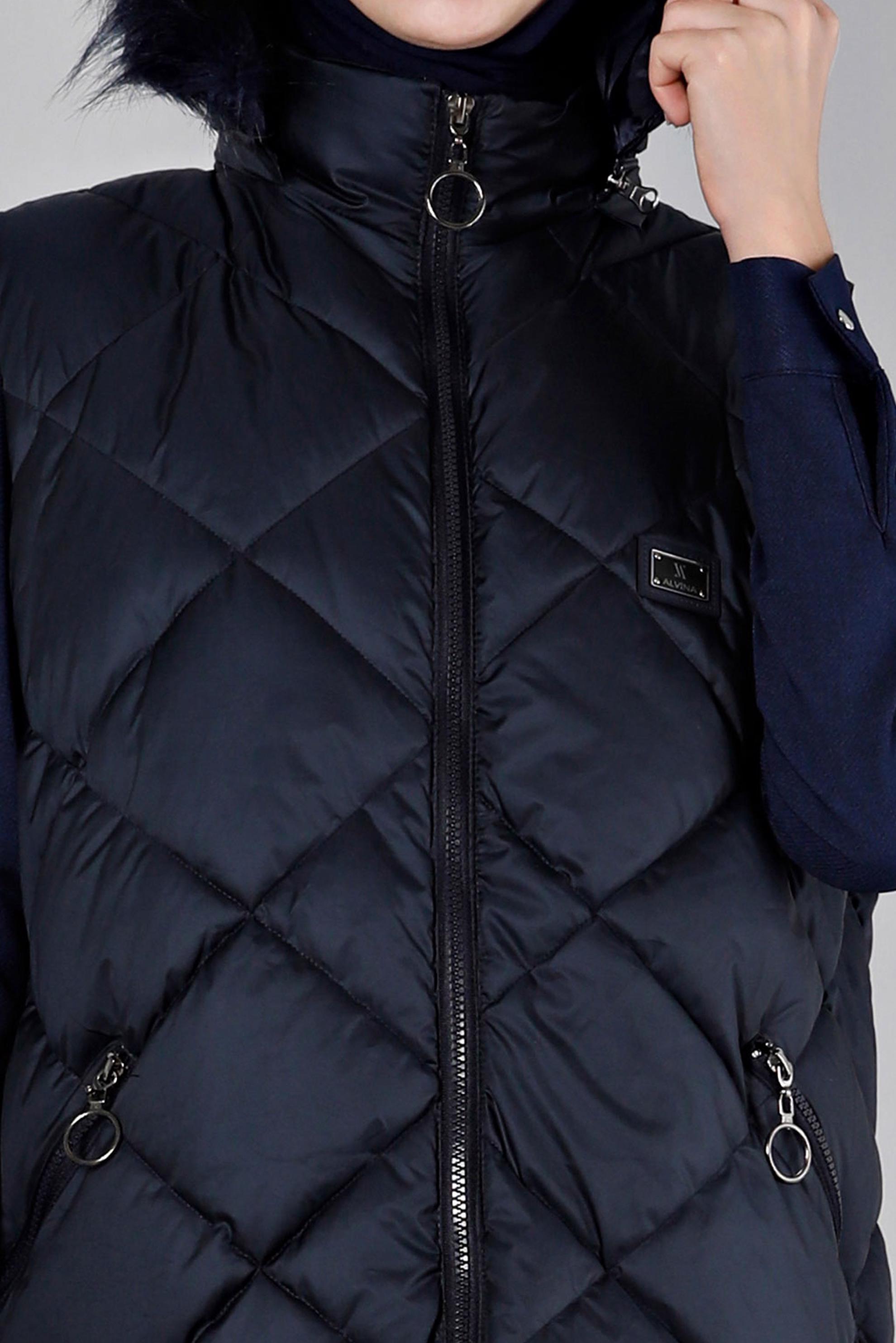 Tesettür giyim LACİVERT KAPÜŞONLU KAPİTONE ŞİŞME YELEK 90336 