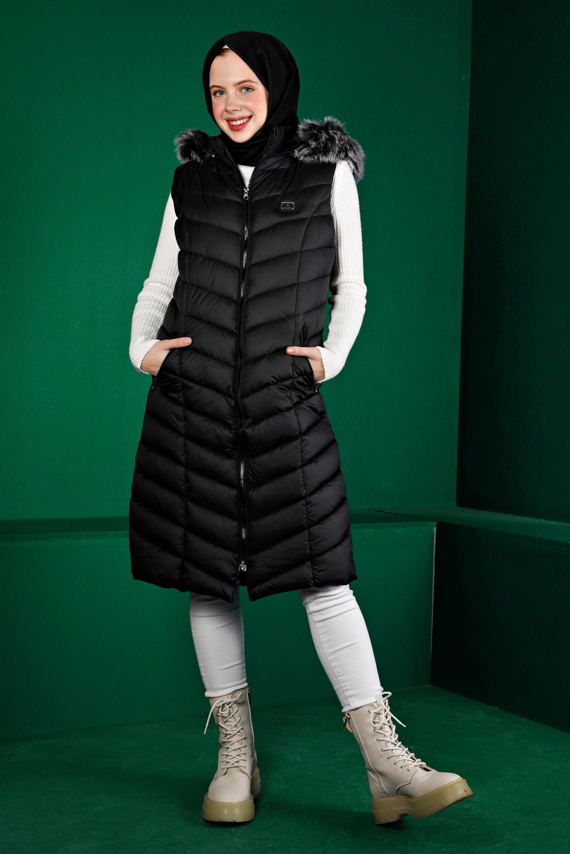 Tesettür giyim SİYAH KAPÜŞONU KÜRKLÜ ŞİŞME YELEK 90337 