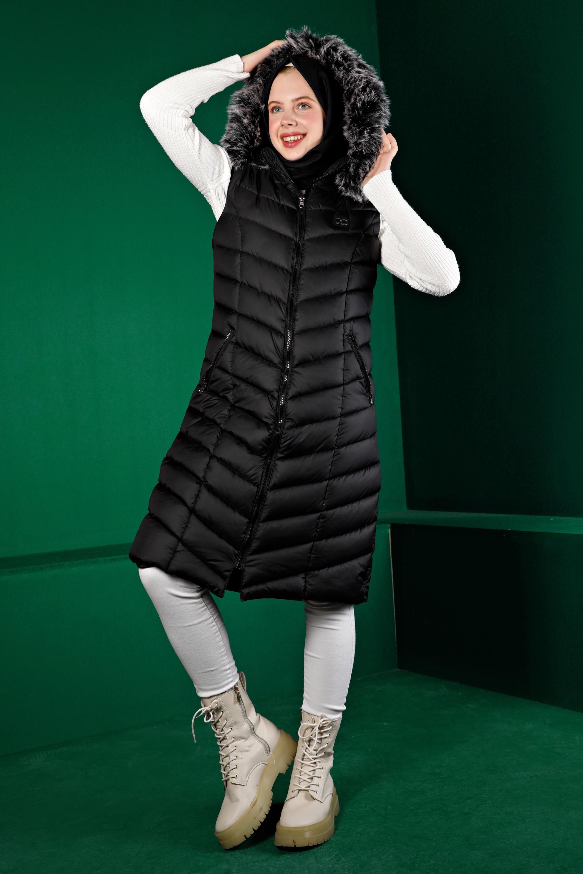 Tesettür giyim SİYAH KAPÜŞONU KÜRKLÜ ŞİŞME YELEK 90337 