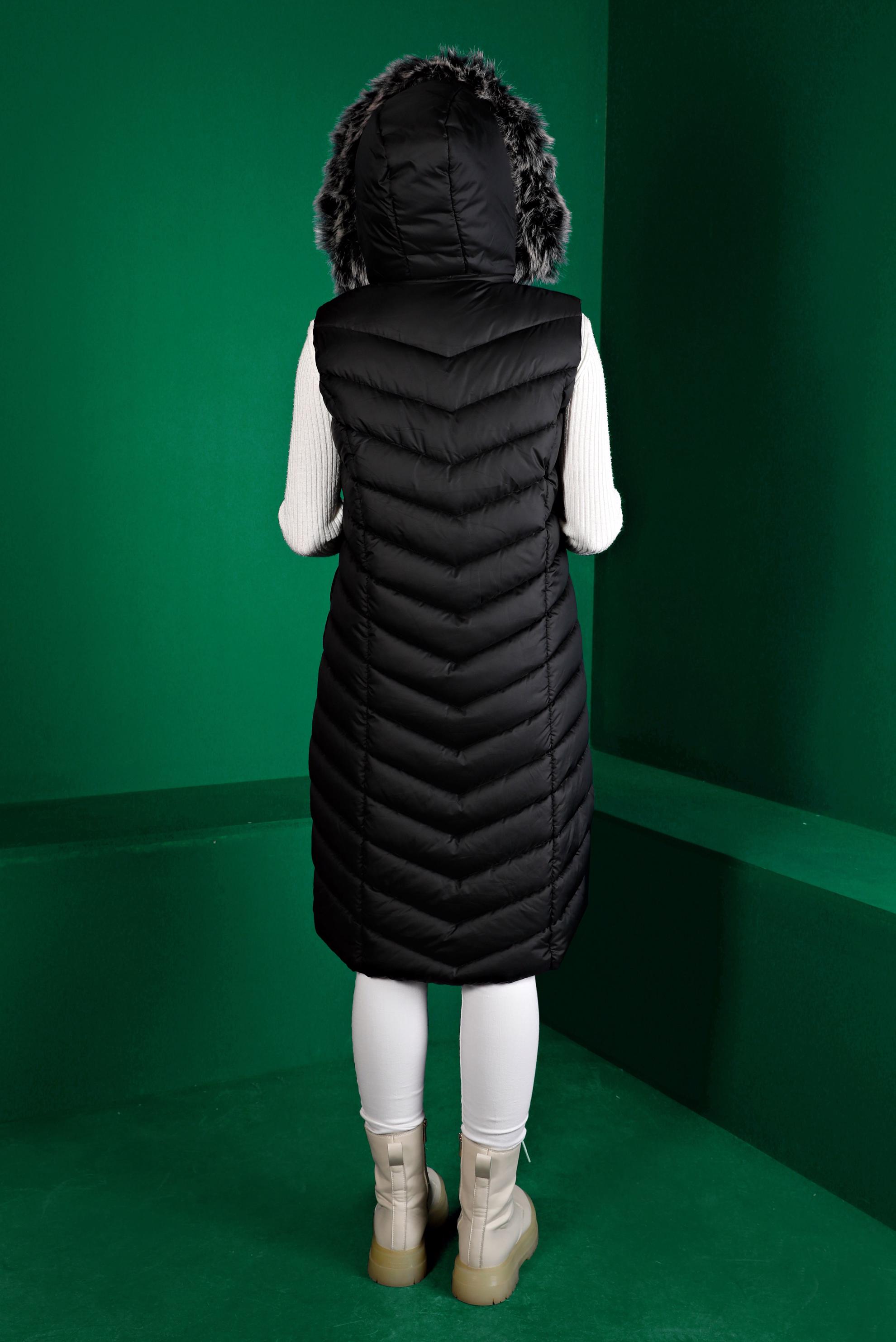 Tesettür giyim SİYAH KAPÜŞONU KÜRKLÜ ŞİŞME YELEK 90337 